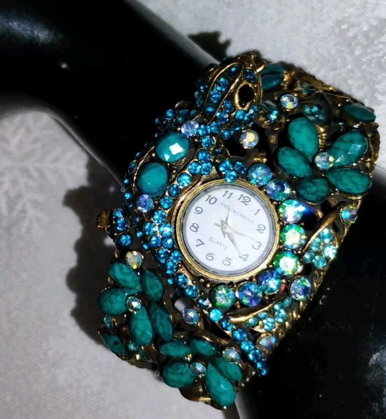 NWOT Jessica Carlyle Bejeweled Lizard Bracelet Watch