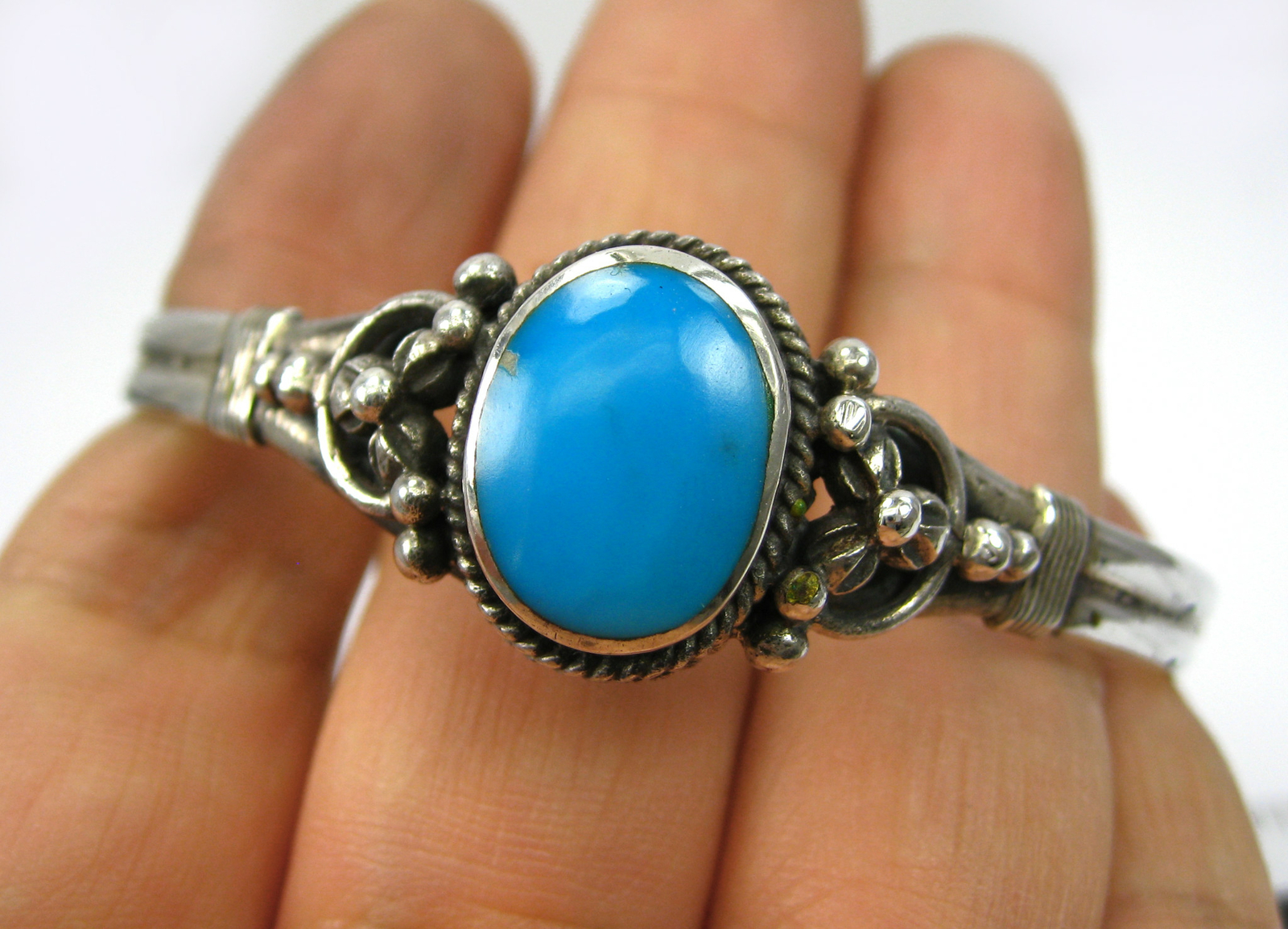 Turquoise Small Flower 925 Sterling Silver Cuff Bracelet (17.0g)