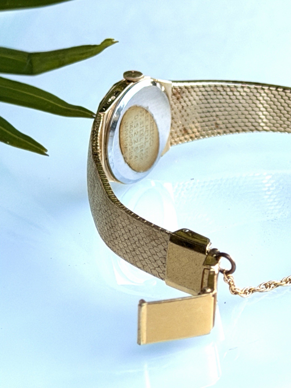Vintage Seiko 1400-0089 Women’s Gold Tone Quartz Mesh Watch Needs Battery