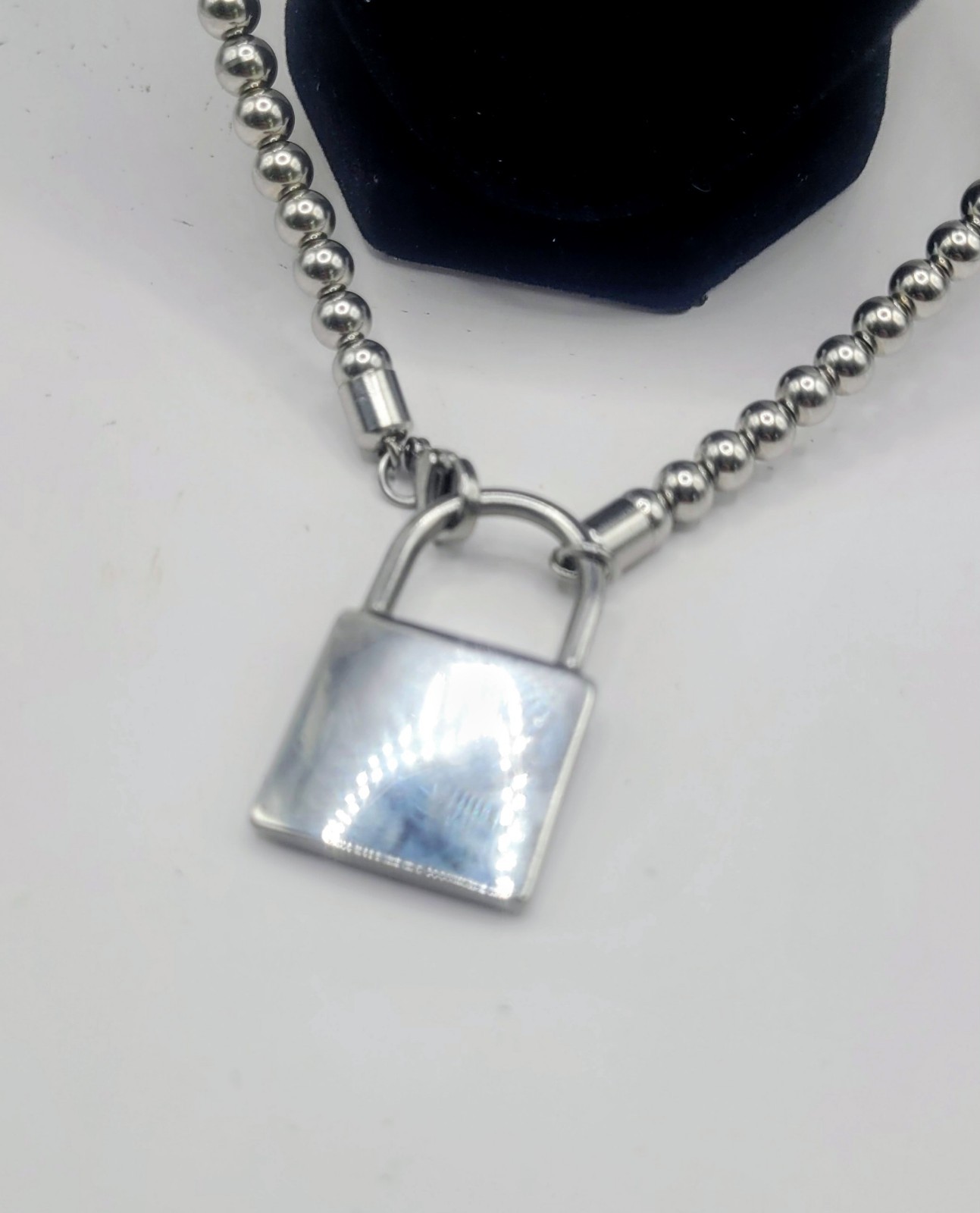 UNO de50 Short beaded 17in necklace with padlock Stainless Steel