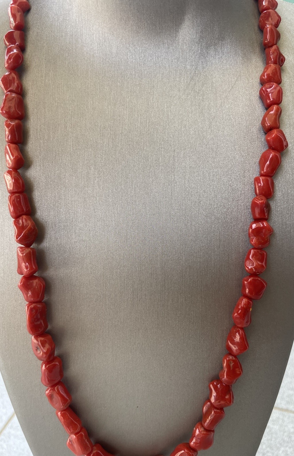 Sardinian Coral Necklace Stones in 18kt Yellow Gold