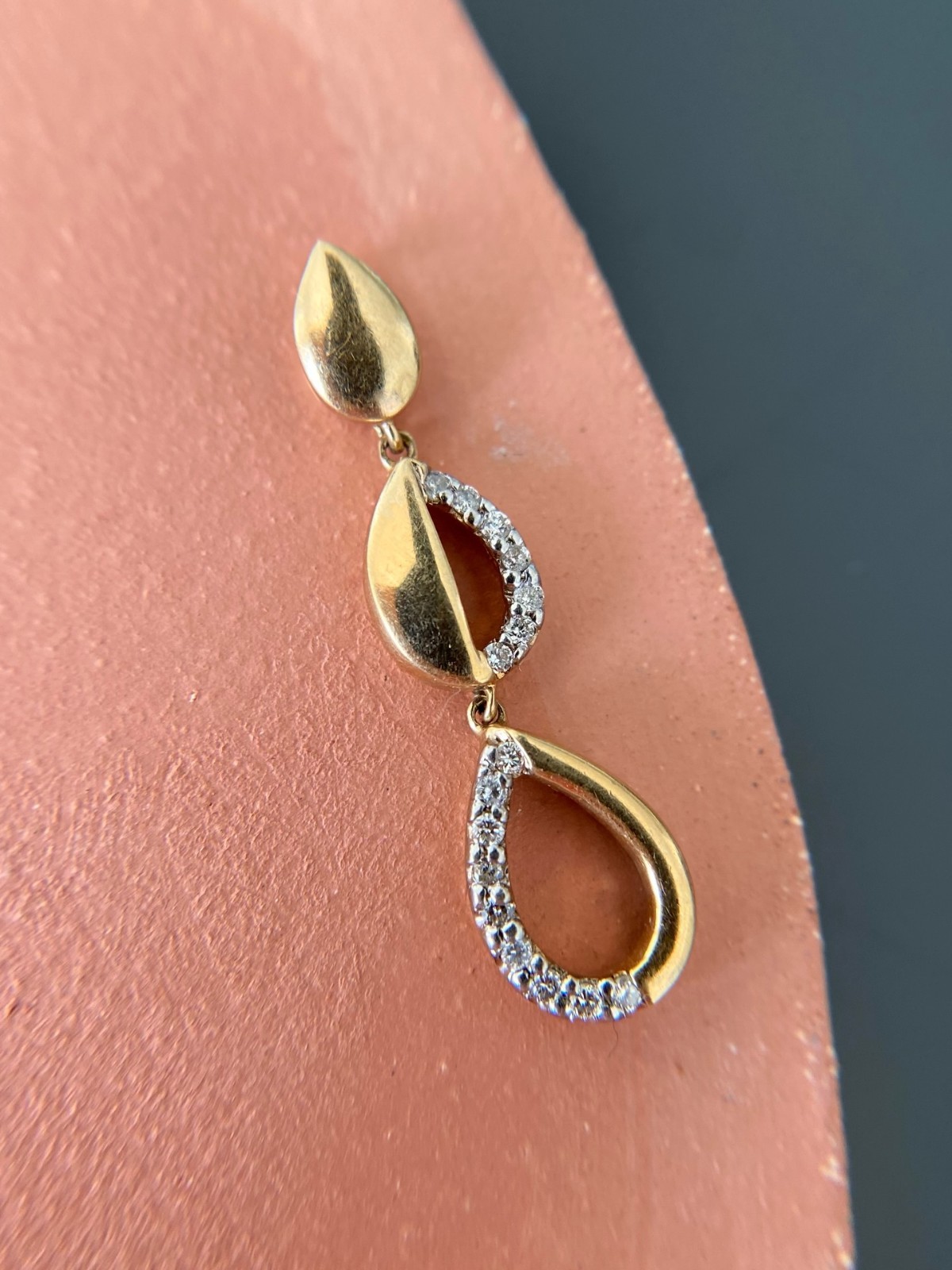 Certified Moissanite Classic Design Pendant 1Ct Round Cut 14K Yellow Gold Plated