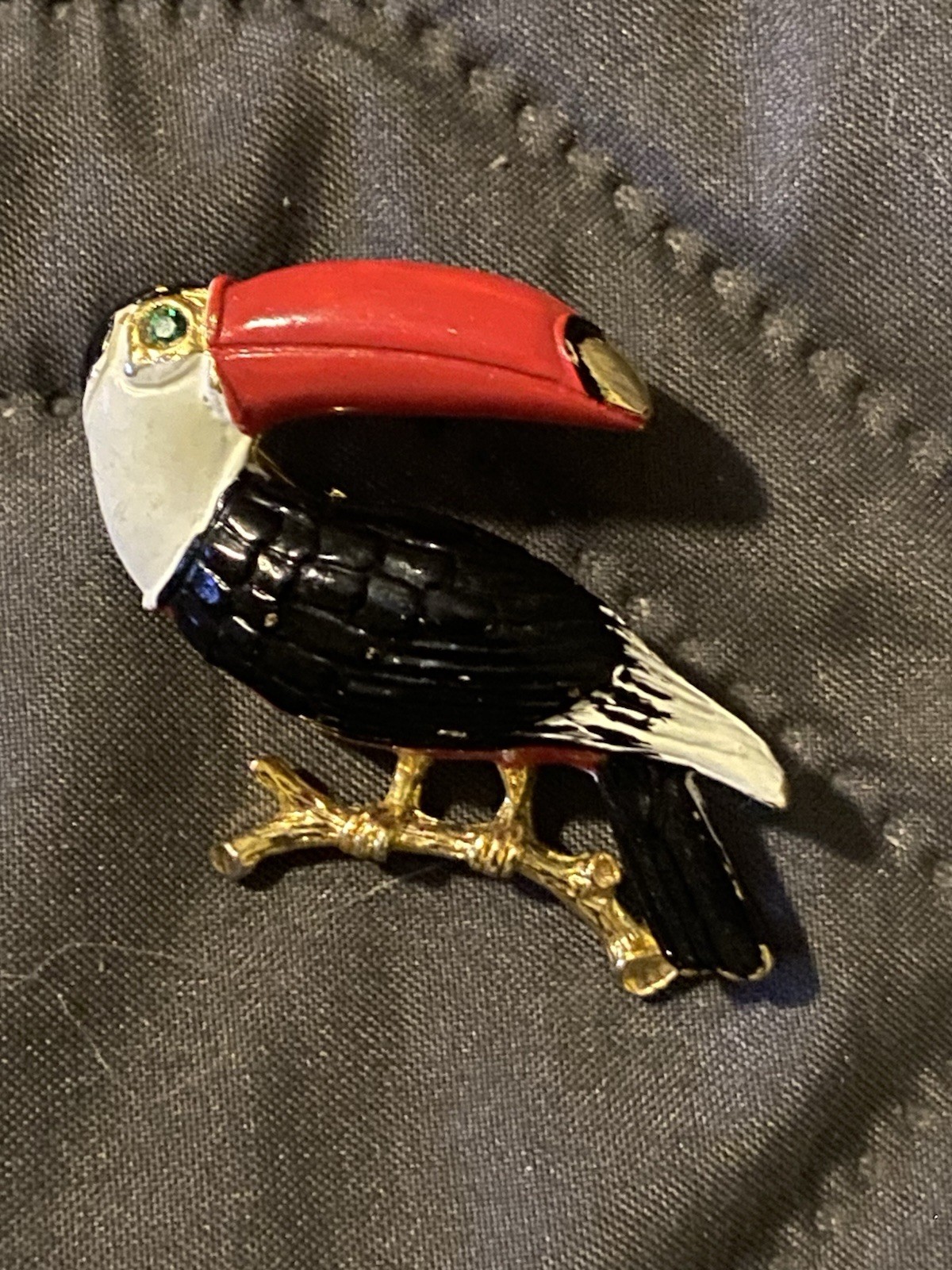 vintage Gerry’s Red White & Black Toucan On Gold Branch Green Crystal Eye