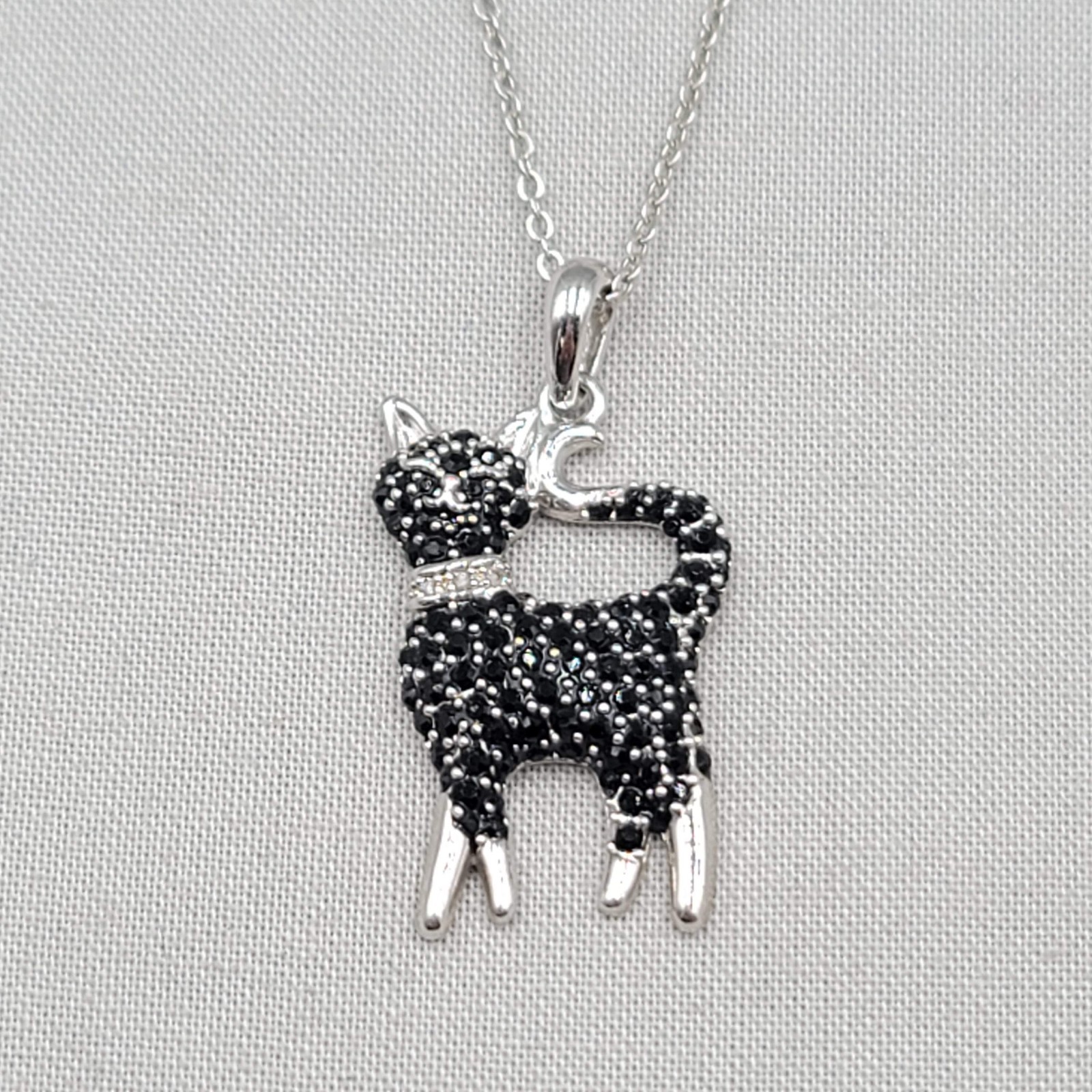 Danbury Mint Kitty Cat Kitten Black Cat Rhinestone Necklace Silver tone 18 in