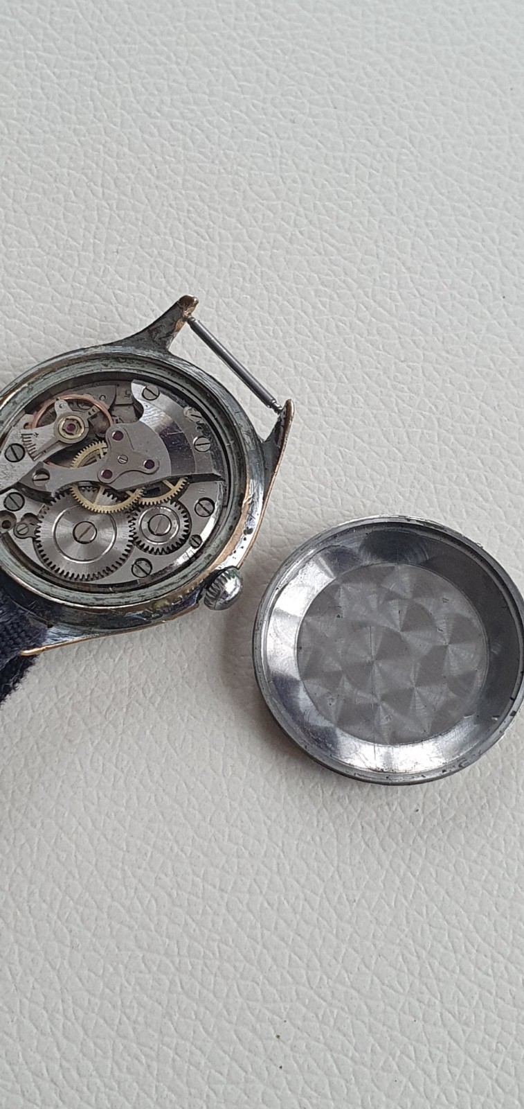Vintage Men’s Lisona De Luxe Watch, French-Made Cal. HP 127, Mid-20th Century