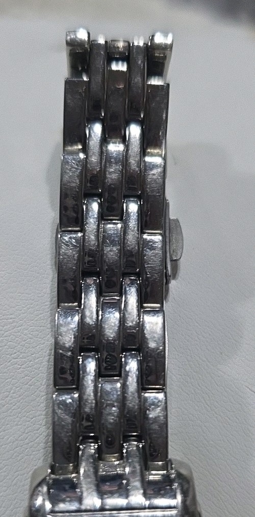 Womens Silvertone Fossil Wristwatch 6.5″ New Batterty Installed