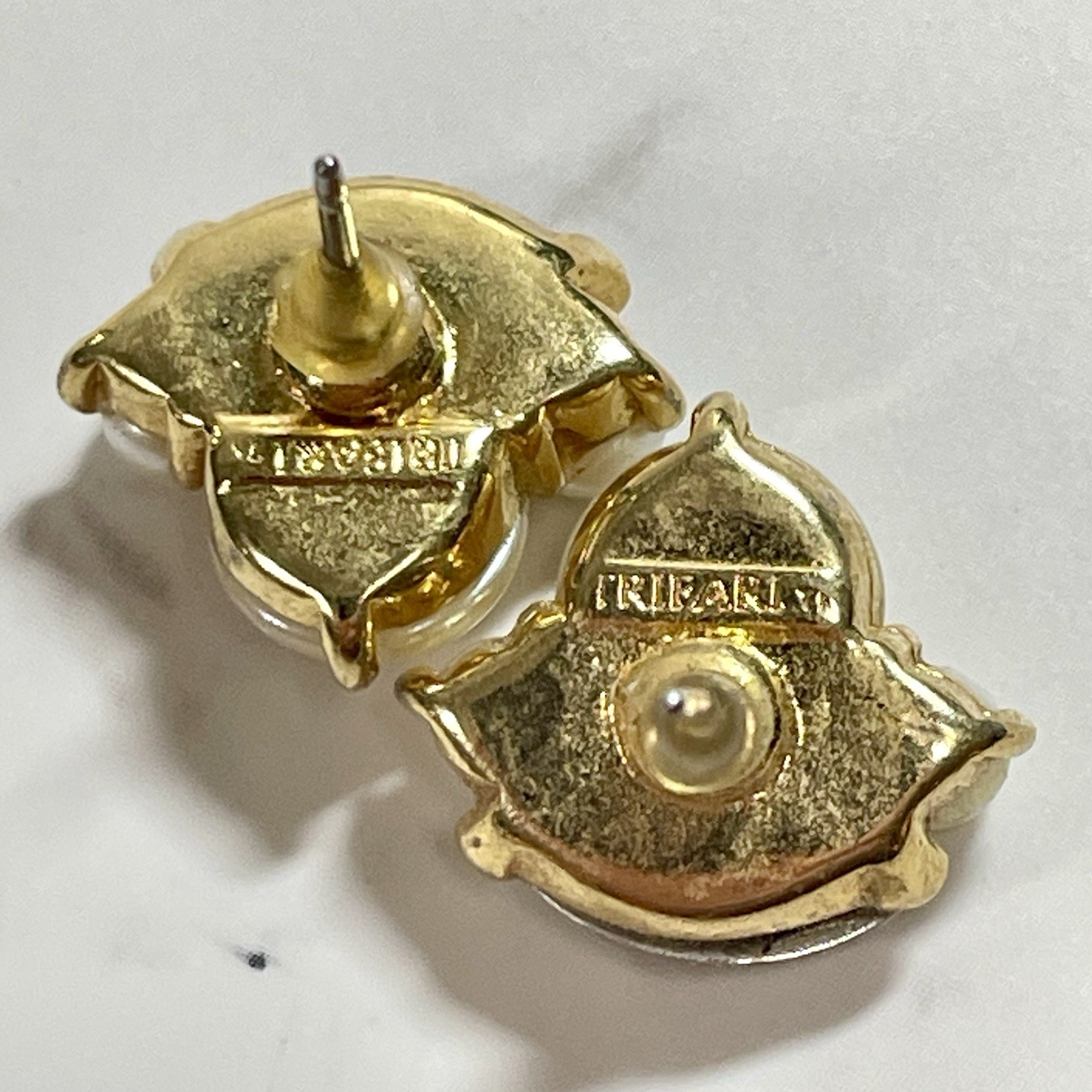 Vintage Signed Crown Trifari Pearl Crystal Cluster Stud Earrings Gold Tone Post