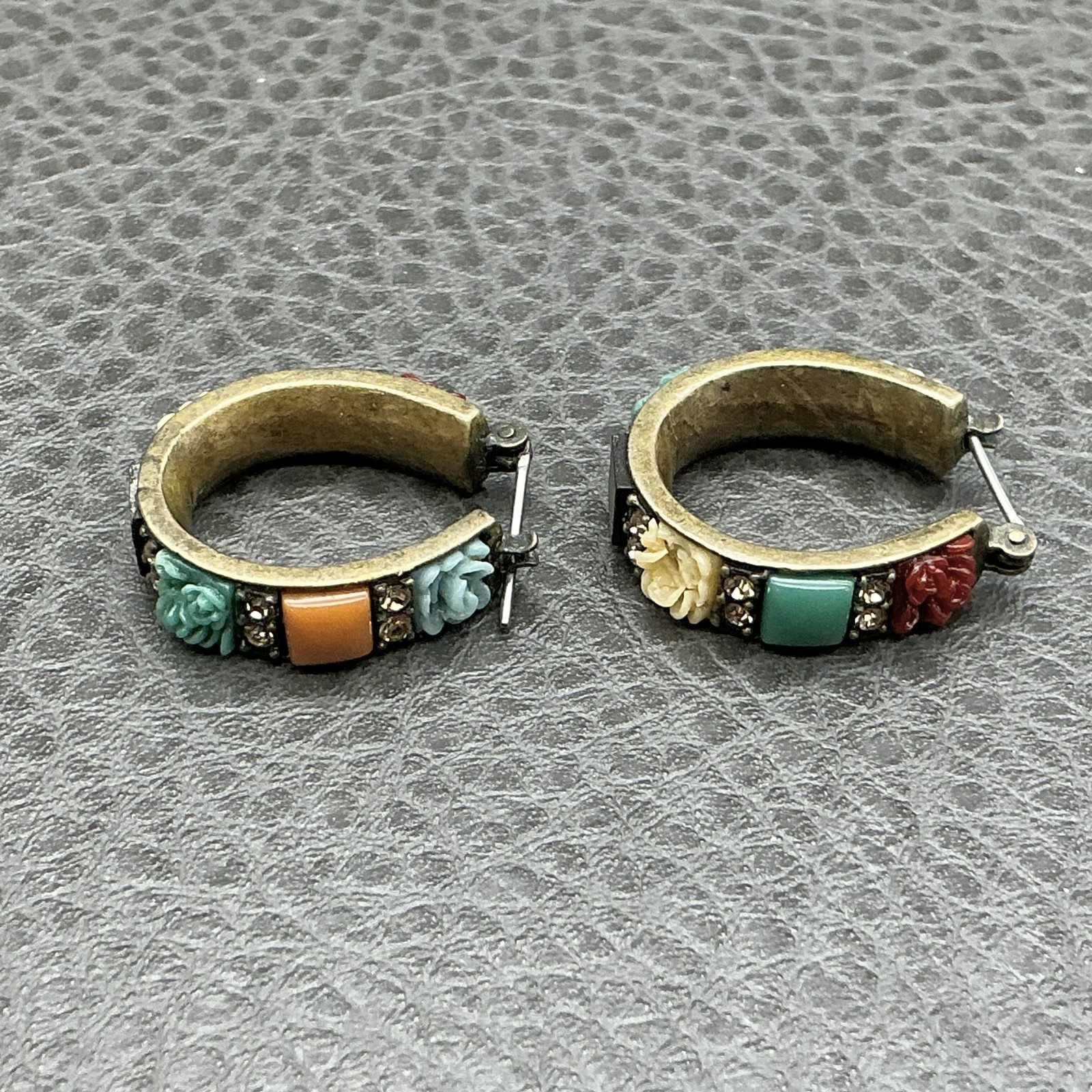 Liz Claiborne Multicolor Floral Carved Resin Rhinestone Hoop Earrings Brass Tone