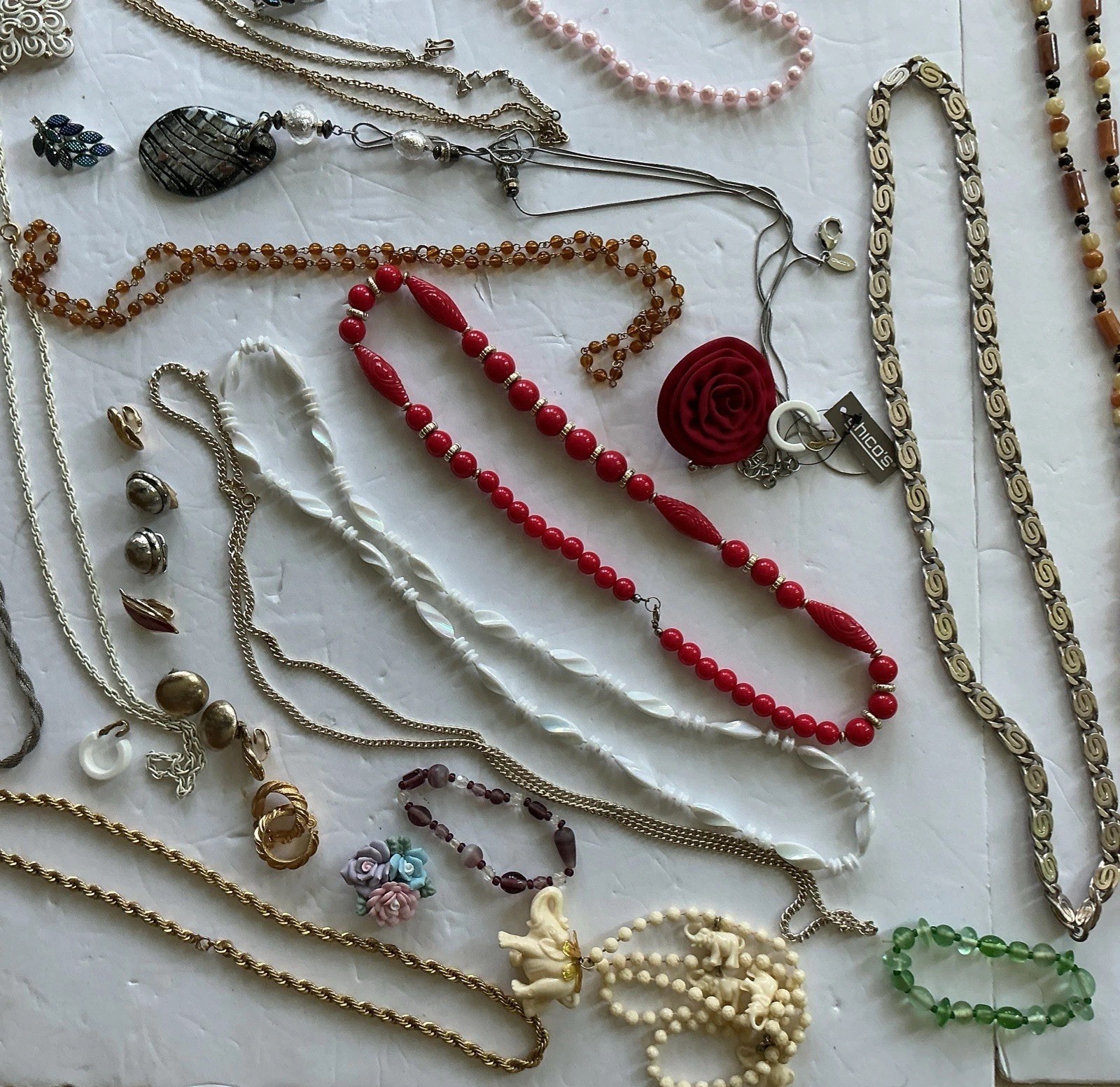 2 1/2 Lb Lot Of Vintage To Modern Jewelry 35+ Pieces Unsearched & All Wearable