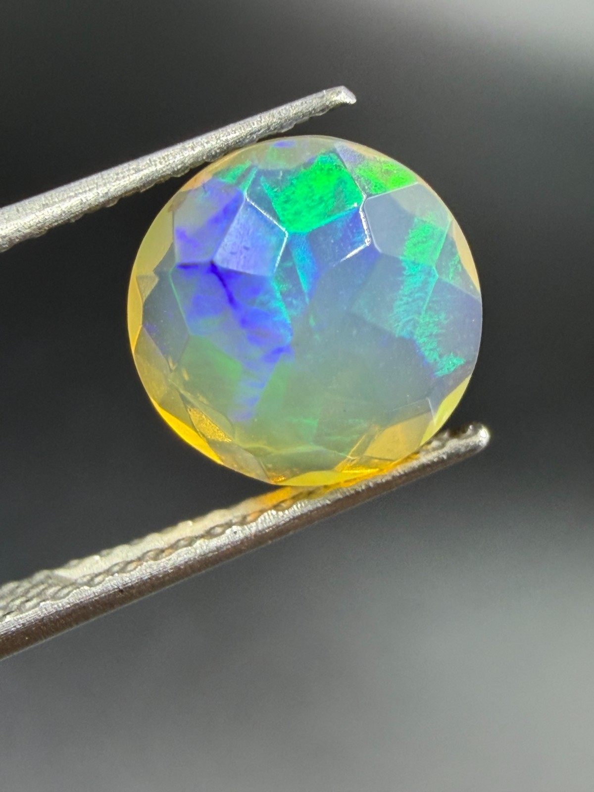 0.85 Carat Welo Fire Natural Ethiopian Round Opal Gemstone Making for Jewelry