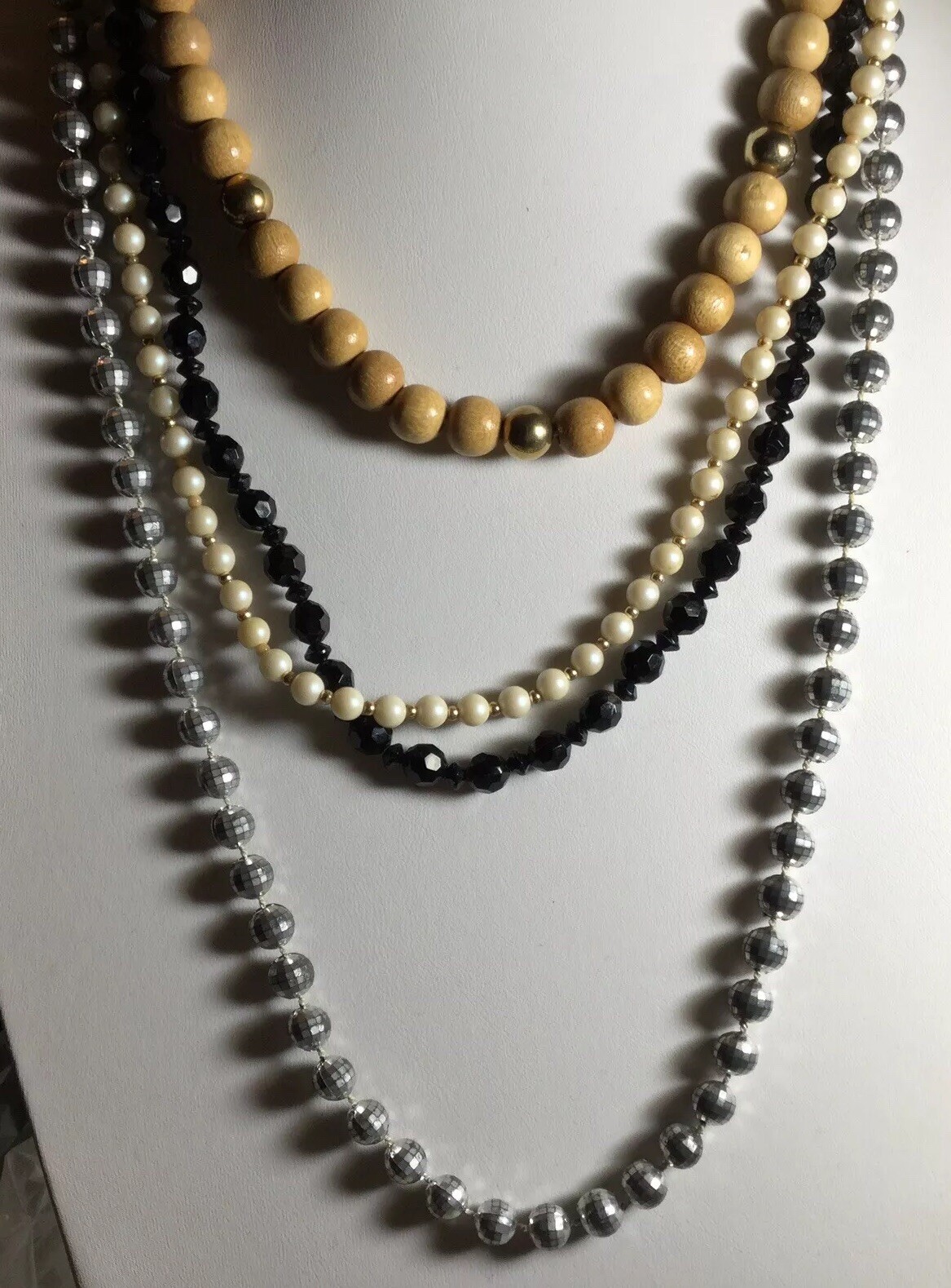 PRETTY VTG LOT OF 4 BEADED NECKLACES 18” 23” 24” 30” WEAR TOGETHER OR SEPARATE