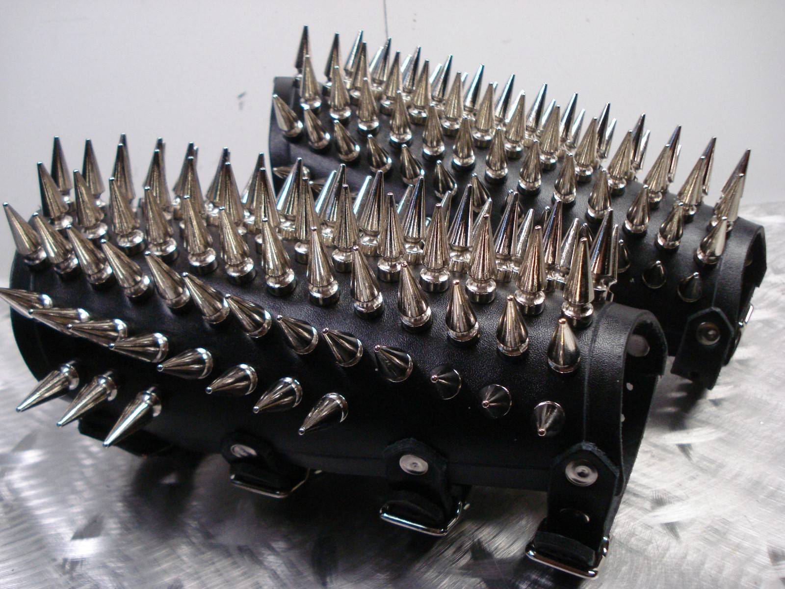 LEATHER UNISEX SPIKE GAUNTLET.BLACK METAL ….(MDLUG0257)…. FORGOTTEN TOMB
