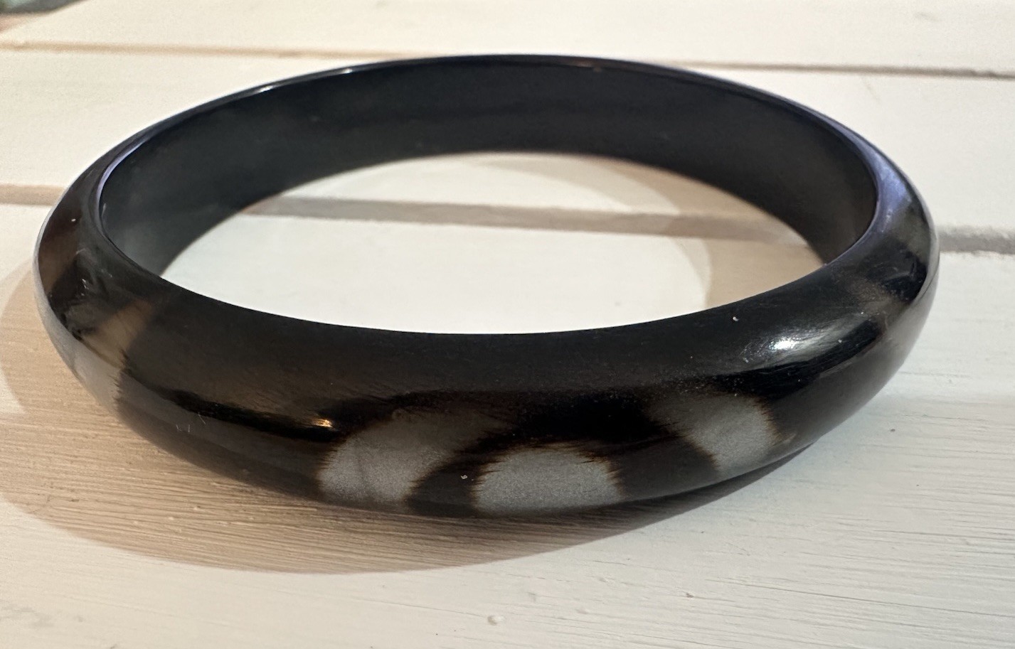 Vintage Bakelite Art Deco Black and Cream Pattern Bangle Bracelet
