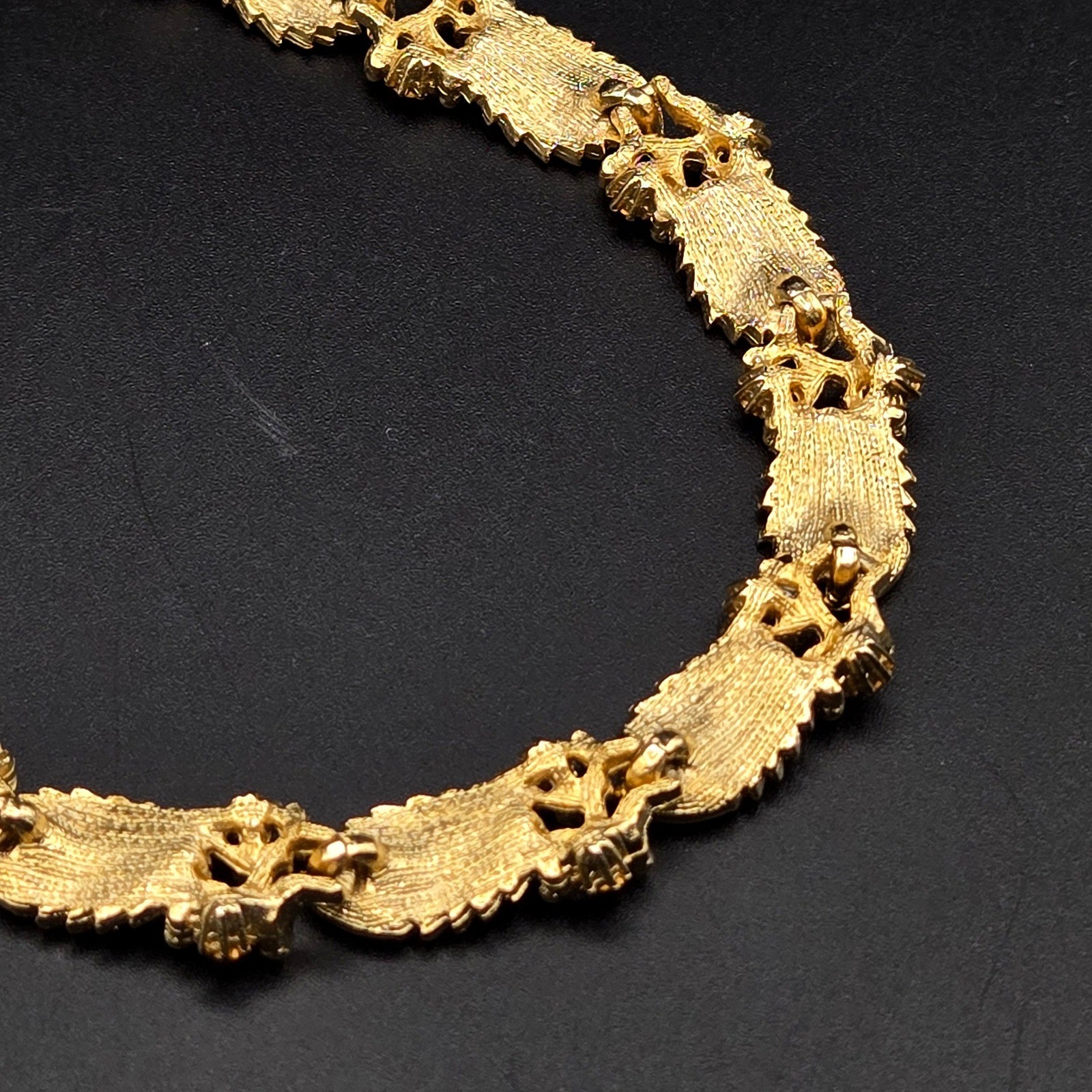 Vintage Gold Tone Pink Rhinestone Leaf Berry Collar Necklace Adjustable 15 Inch