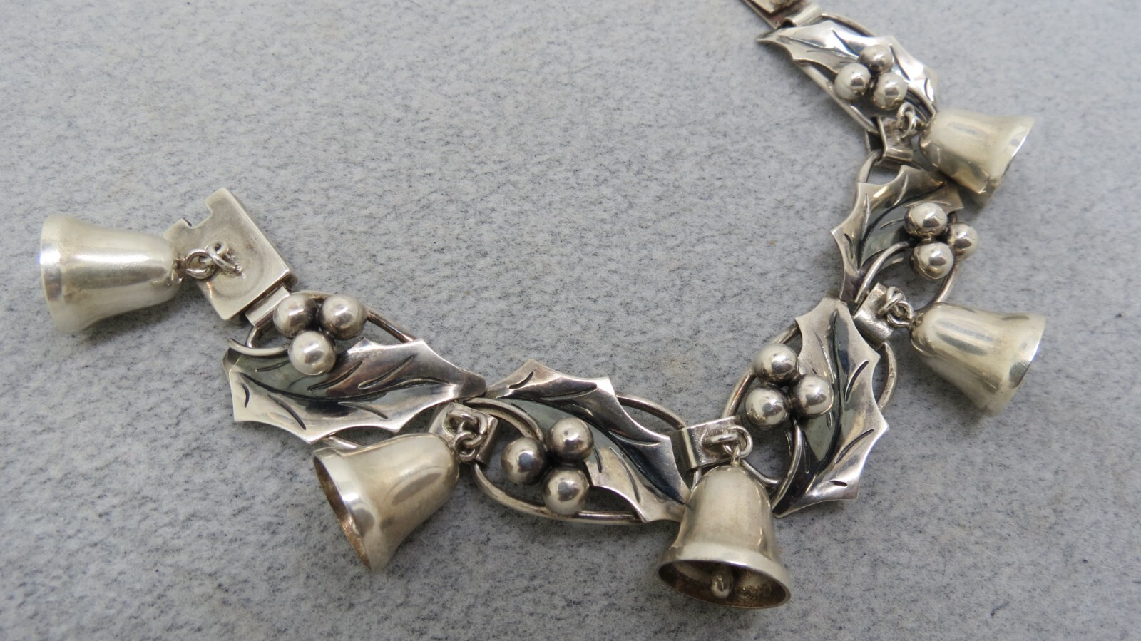 Damaso Gallegos Sterling Silver Bracelet Jingle Bells Holly 45 Grams 7″ Taxco