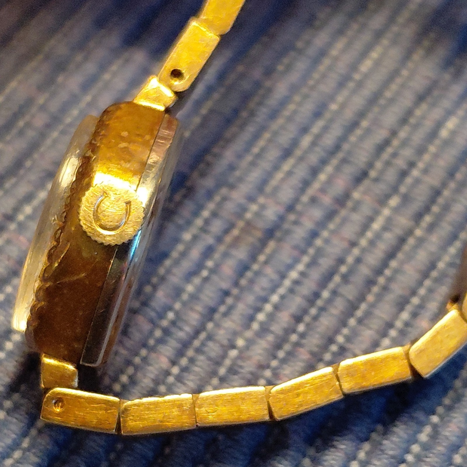 Caravelle Vintage Women’s Oval Gold Plated Silver Dial