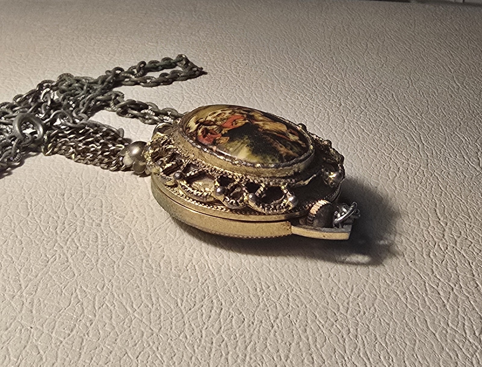 Vintage Wotania LTD Swiss Pendant Necklace Watch – Ornate Gold Tone – 1 Jewel