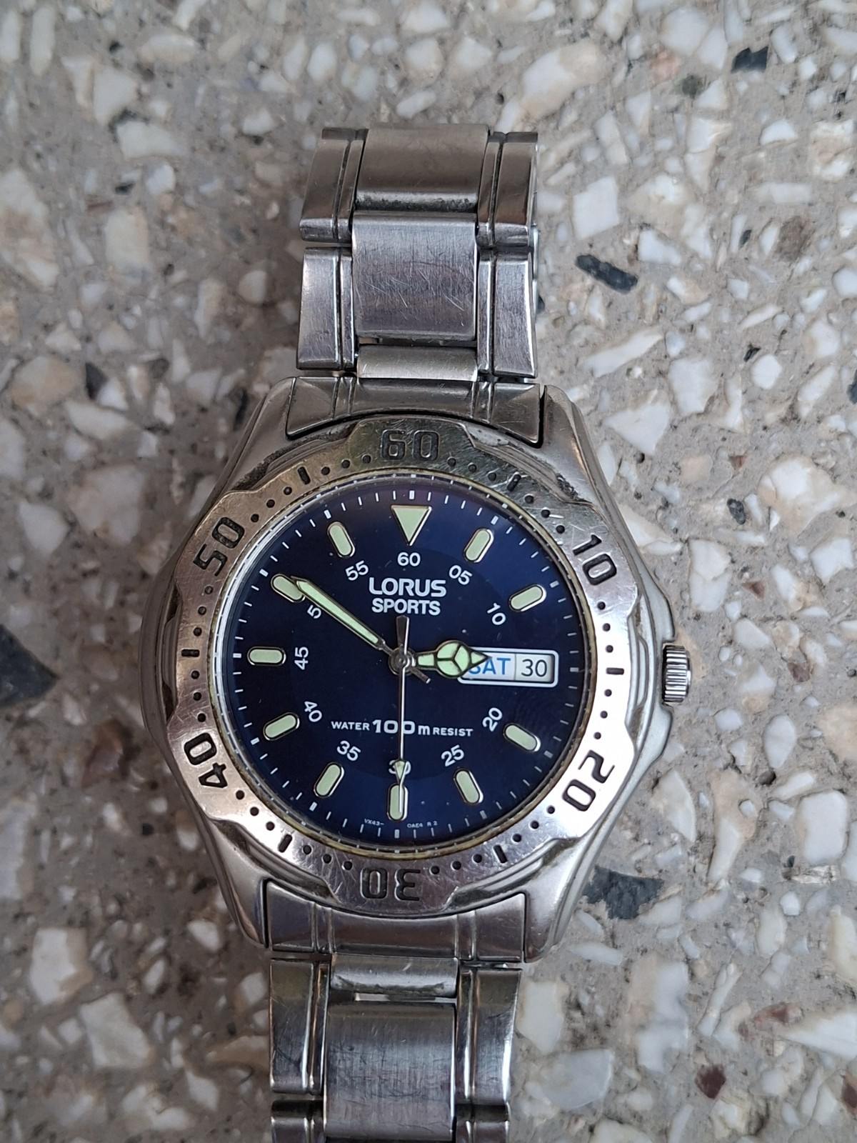 Lorus Sports Men’s Quartz Watch VX43-0A50 Blue Dial Day/Date 100M Japan – Runs