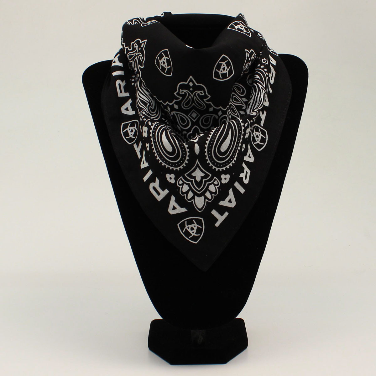 Ariat 22″ X 22″ Cotton Bandana Black – Accessories Other – A1109001