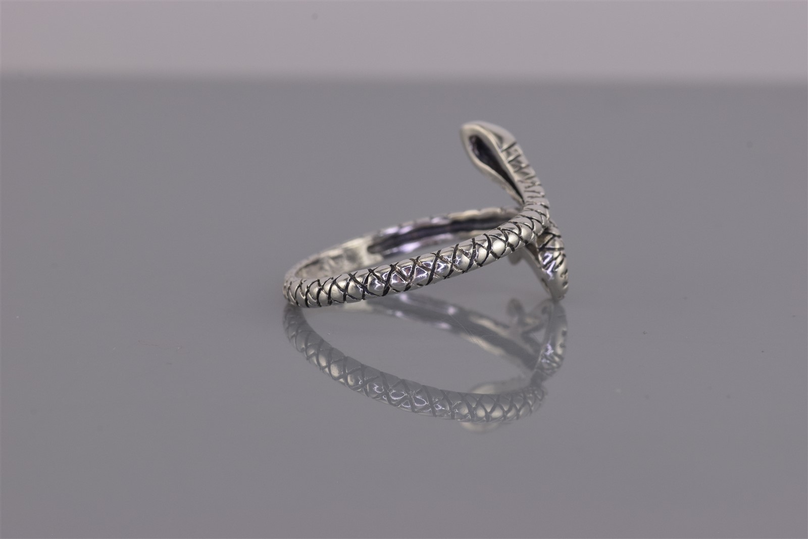 Sterling Silver Dimensional Wrap Around Snake Viper Band Ring 925 Sz: 8
