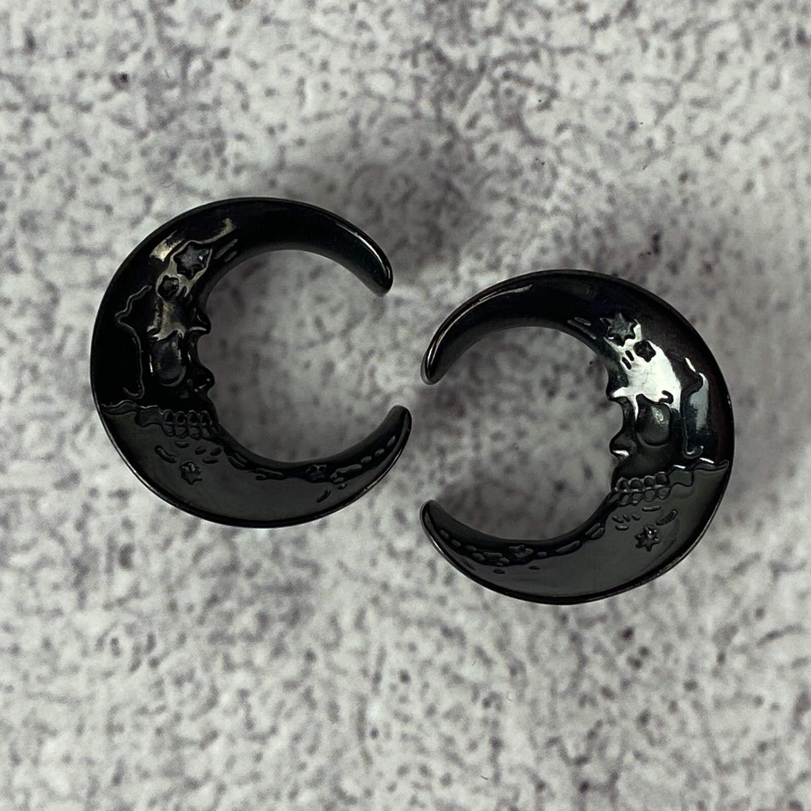 Pair of 316L Black Steel Saddles with Skull Faced Moon (PS-291, Black) gauges