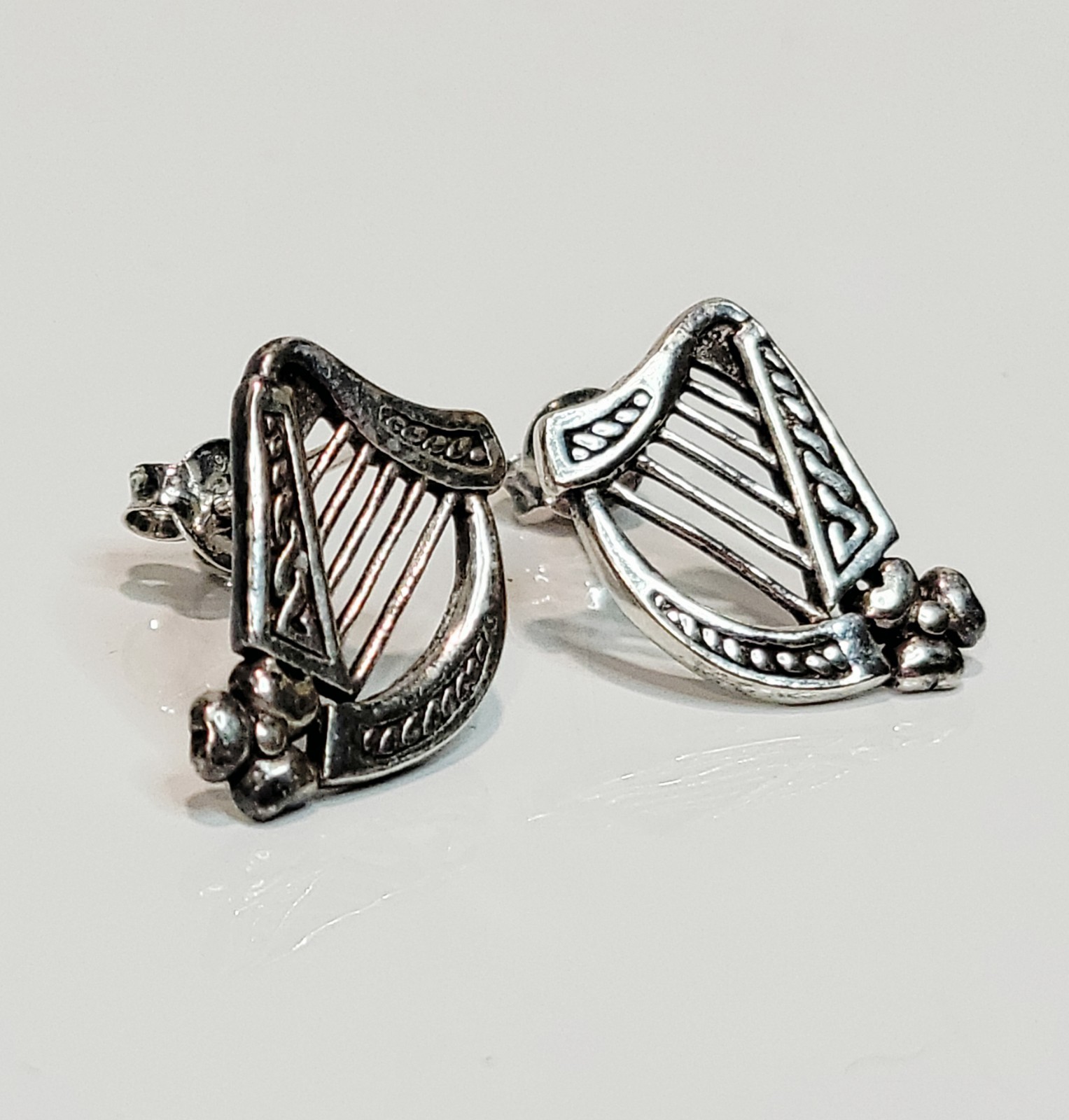 ​Peter Stone Sterling Silver Celtic Harp Earrings NOS VTG Irish Musical PSCI