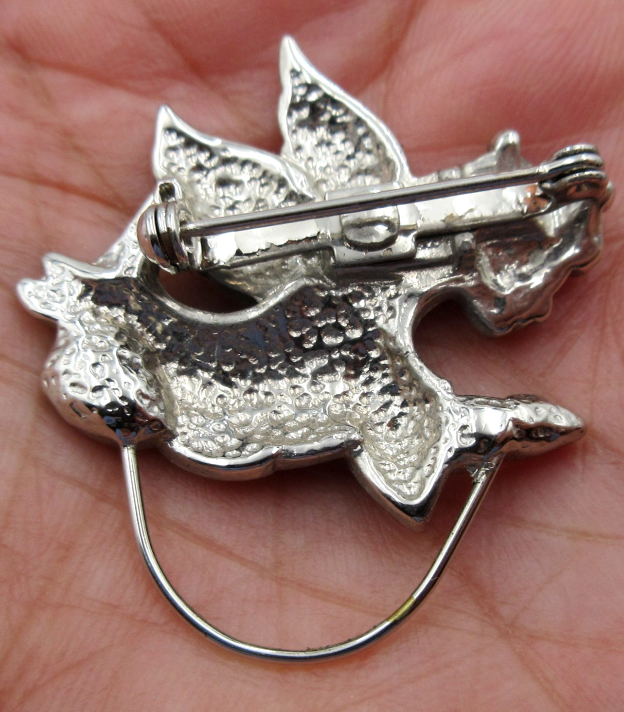VTG Wing Halo praying hands ANGEL silver tone metal Brooch Pin Costume Jewelry