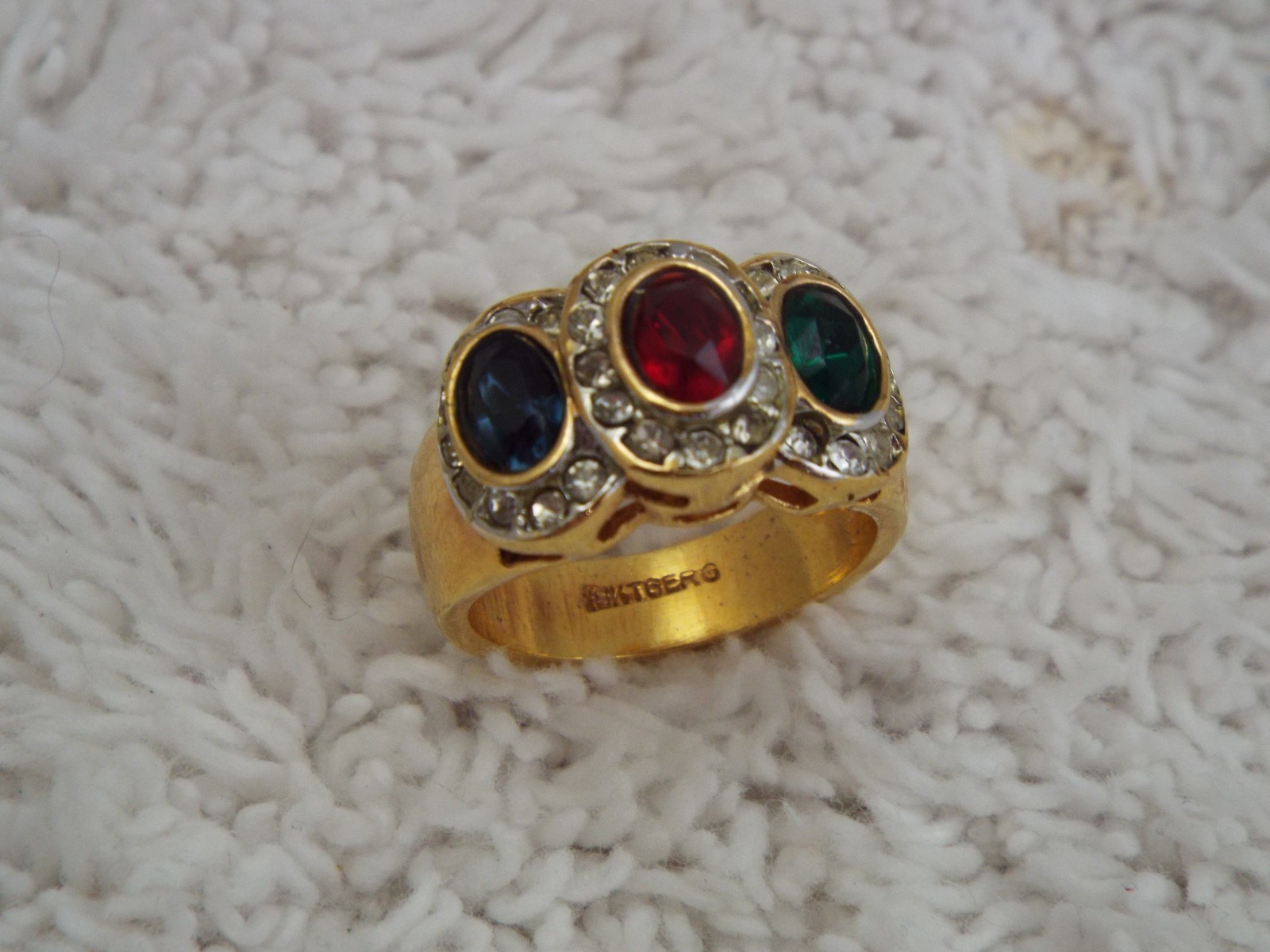 18Kt Gold Plated GERG Blue Red Green Crystal Ring ~ Size 6 (B3)