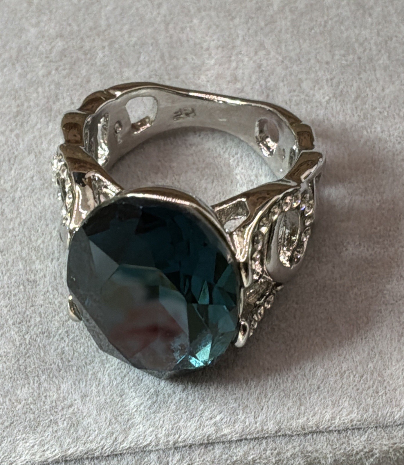 LONDON BLUE TOPAZ RING – 20X14mm Or 18.0ctw – White Accents – .925 SS !!!