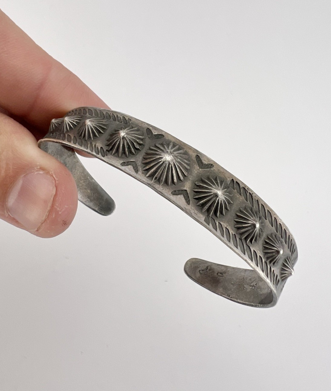 Early Fred Harvey Era Navajo Silver REPOUSSE Spike Stamped Arrow Cuff Bracelet