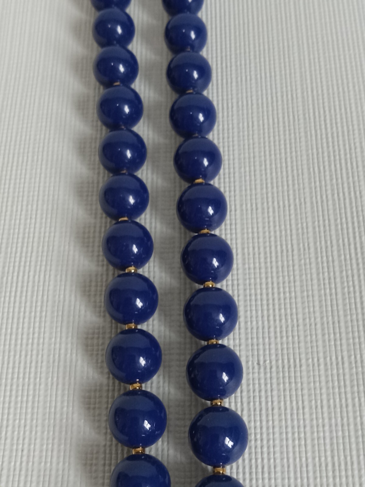 Vintage Navy Blue & Gold Toned Single Strand Acrylic Beaded Lightweight Necklace