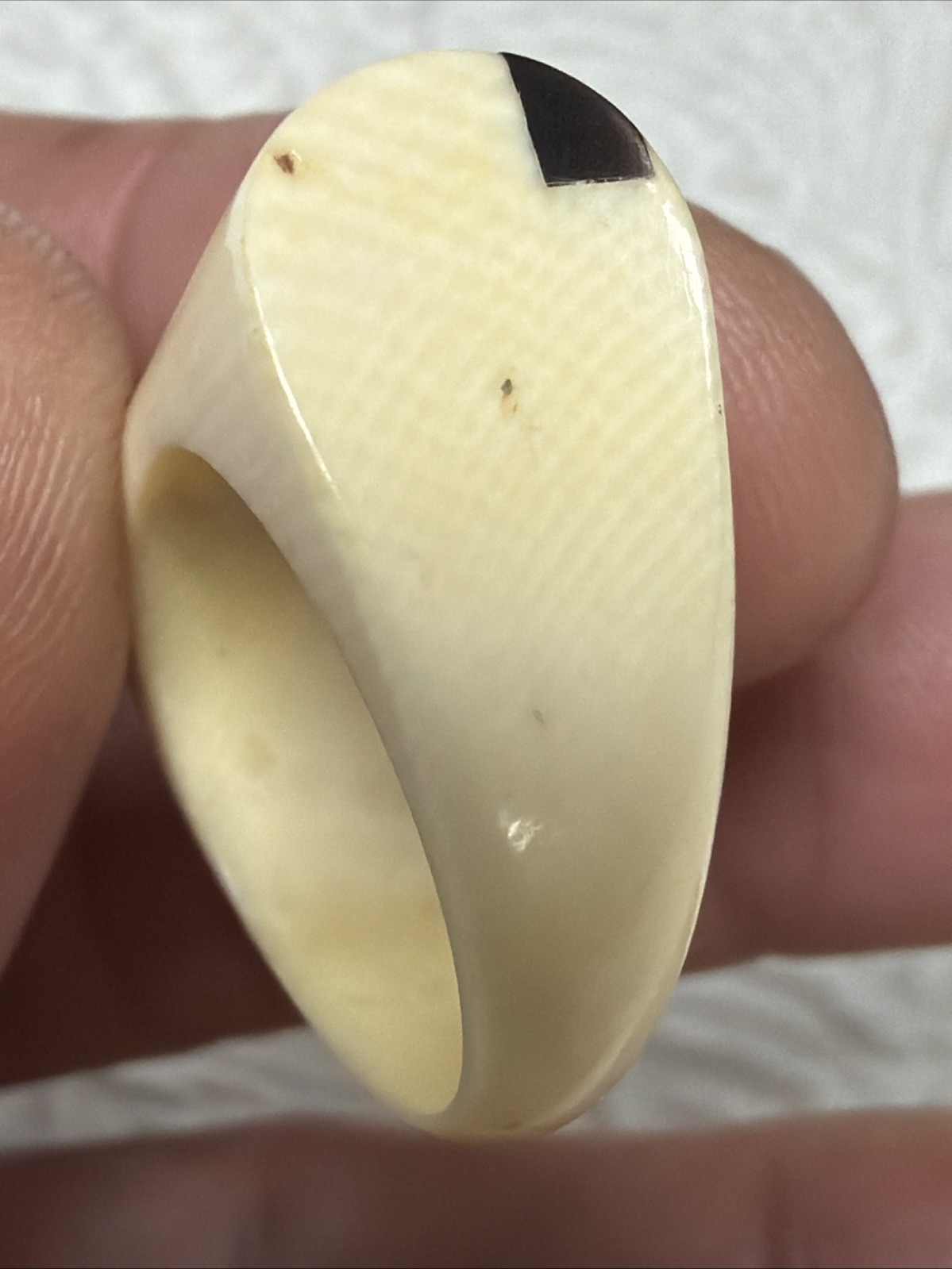 Vintage Black & Cream Celluloid Ring Size 8