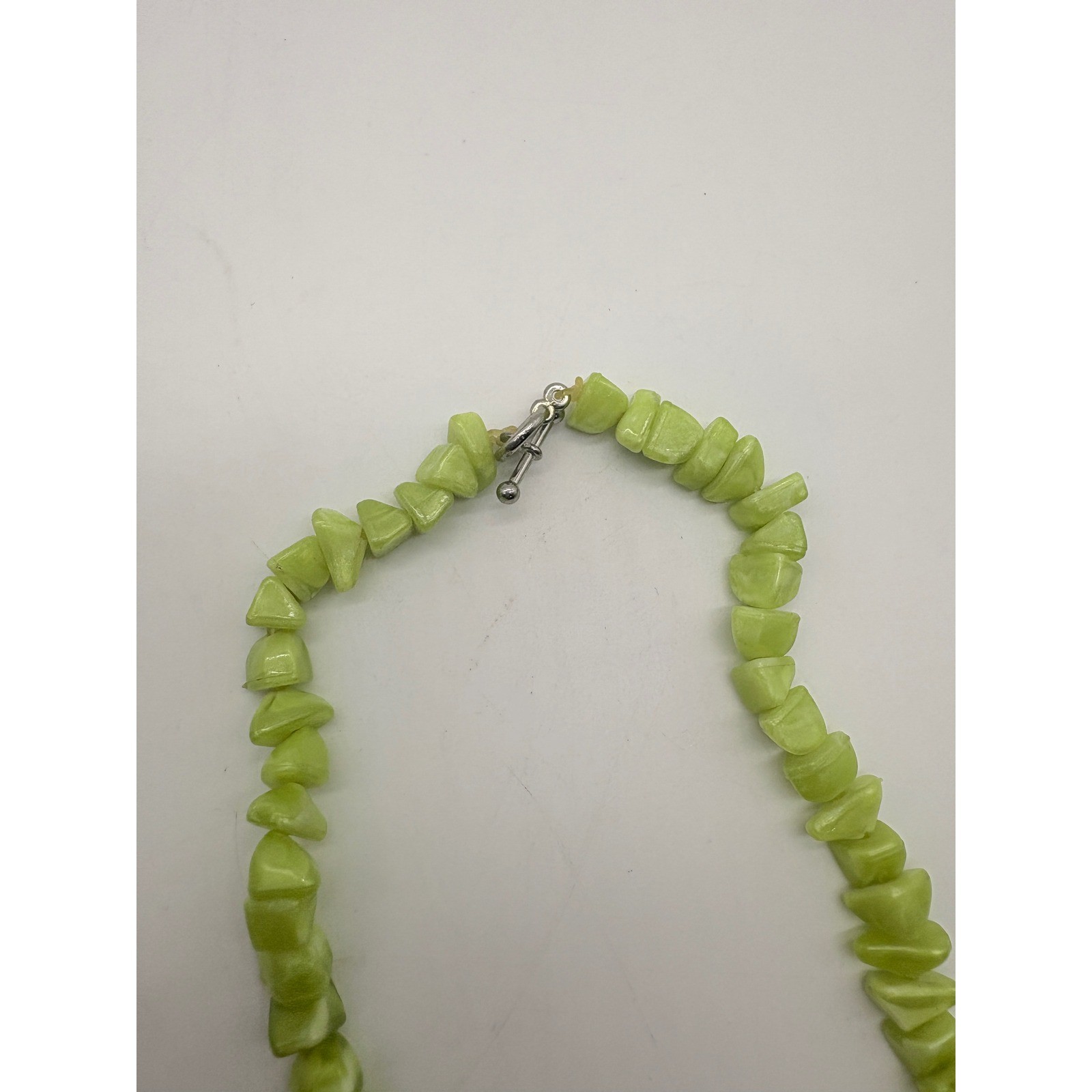 Lime Green Polished Stone Chip Bead Necklace Silver Toggle Clasp 18 Inch