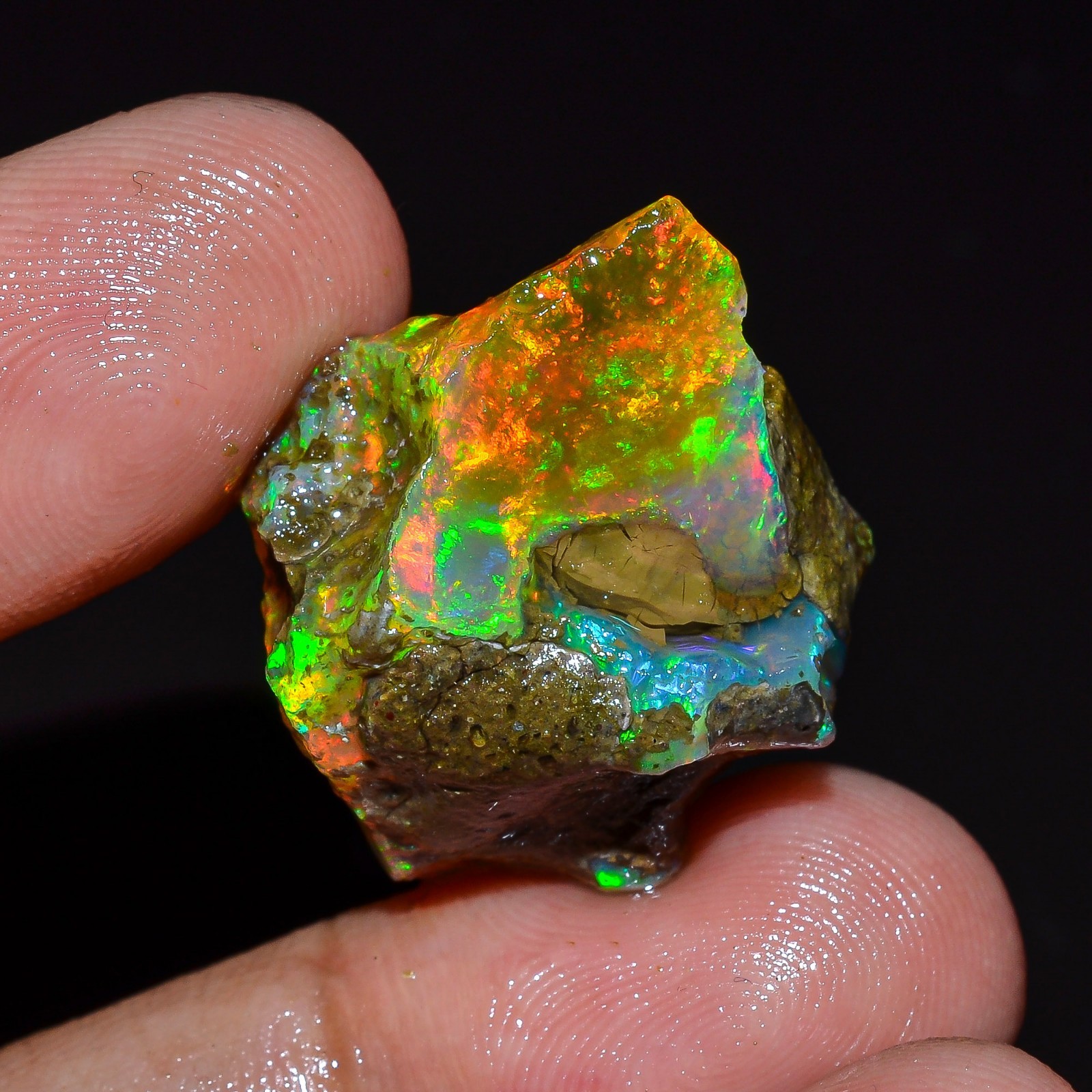 25.5 Ct Natural Fire Ethiopian Opal Oil Rough Gemstone For Jewelry 27X20X14 mm