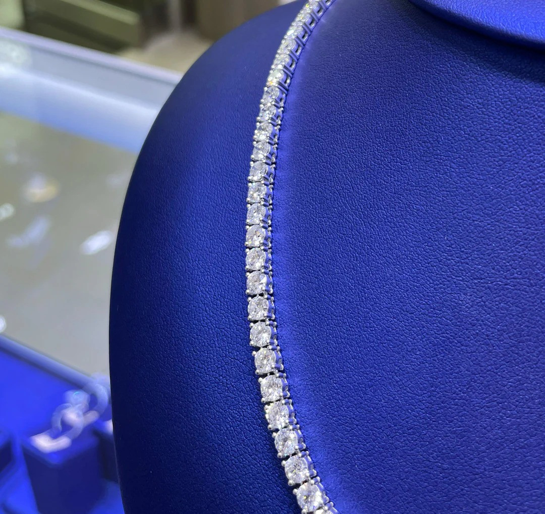 15.0 CTW Round Cut VVCS1 Moissanite Tennis Necklace In 14k White Gold Plated