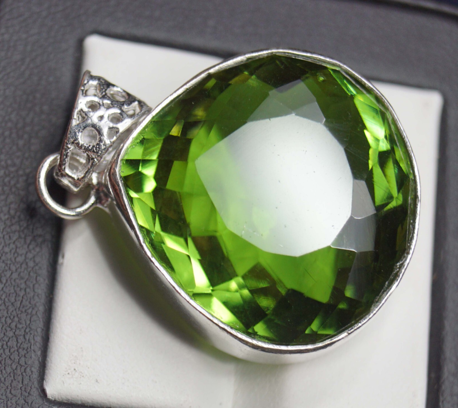 GiE Certified 76.75 Ct Pear Natural Zultanite 7 Color Pendant 925 Silver Jewelry