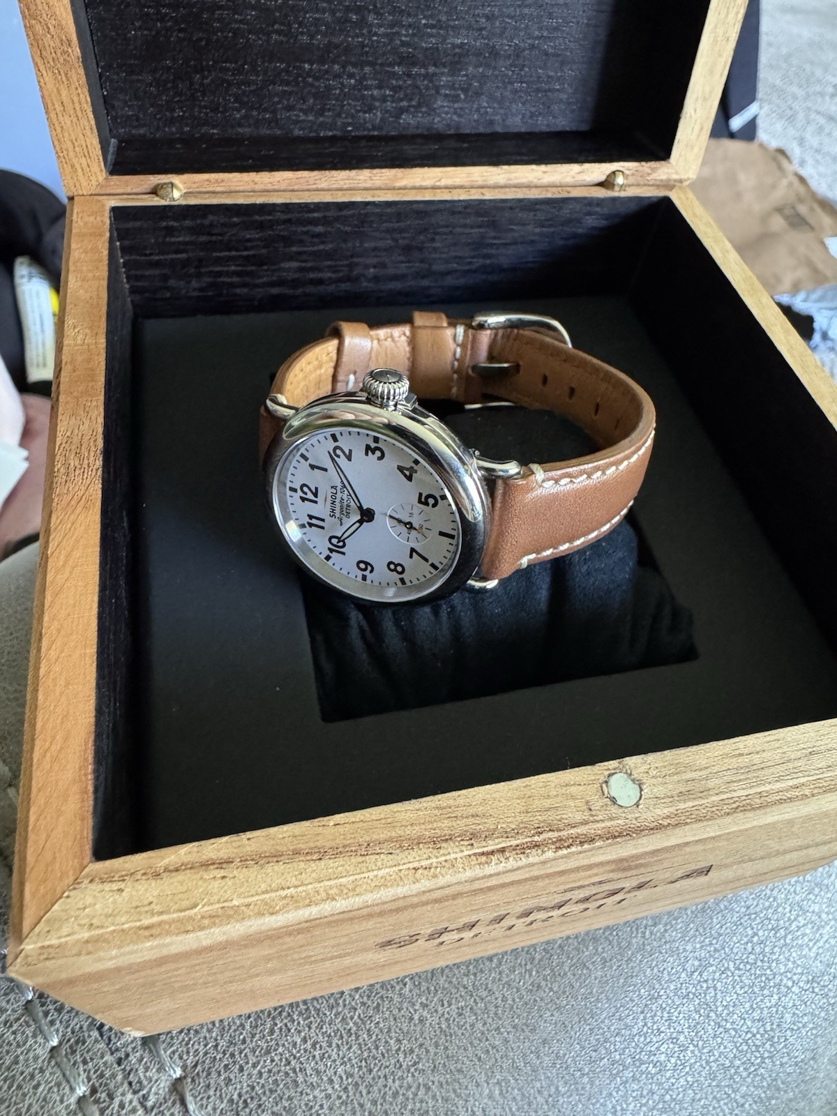 Shinola Runwell Argonite 1069 41mm White Dial