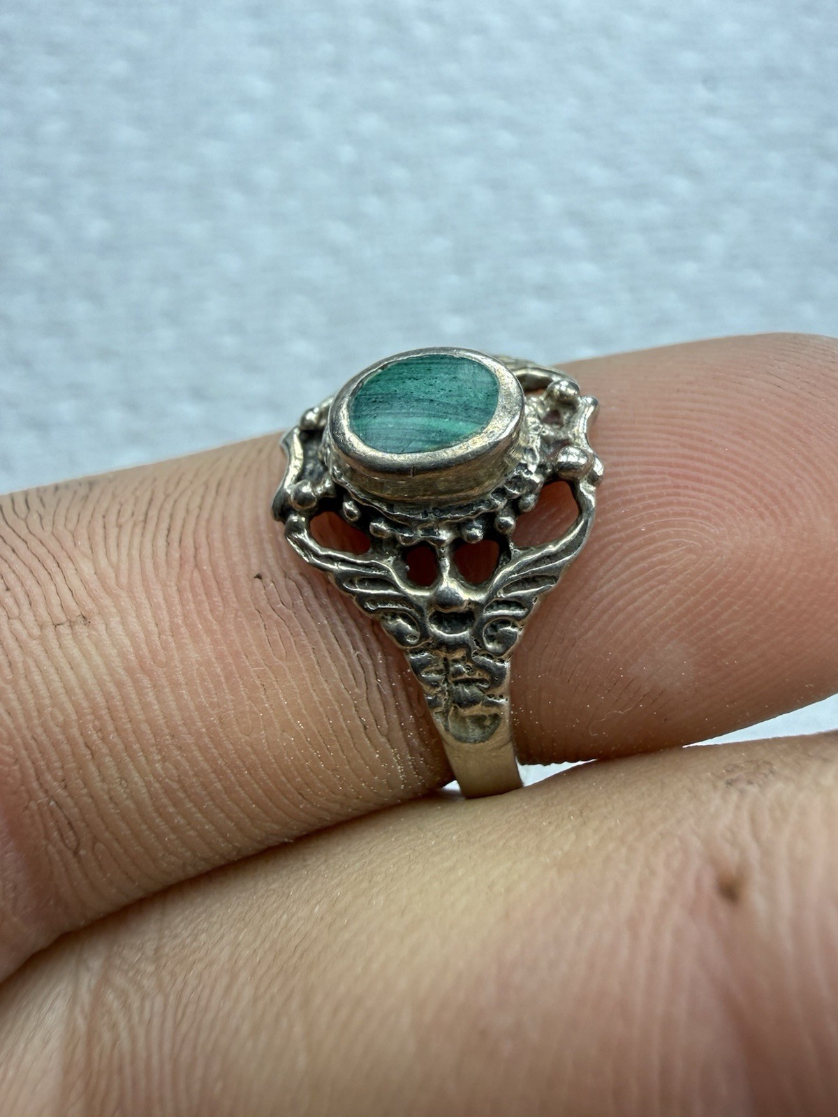 VTG Ring By STERLING with Malachite Inlay Size 7.5 – 3.2 Grams