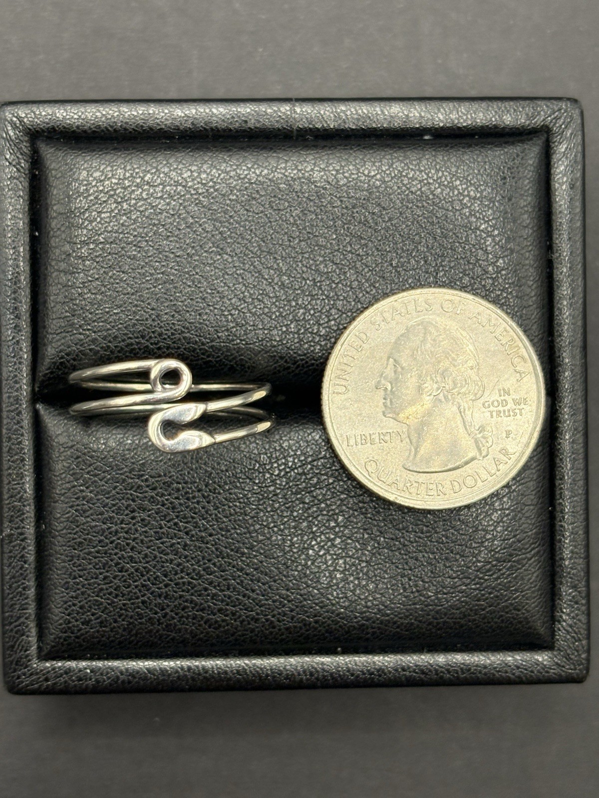 New Condition Sterling Silver Saftey Pin Ring Adjustable Size 7 G7