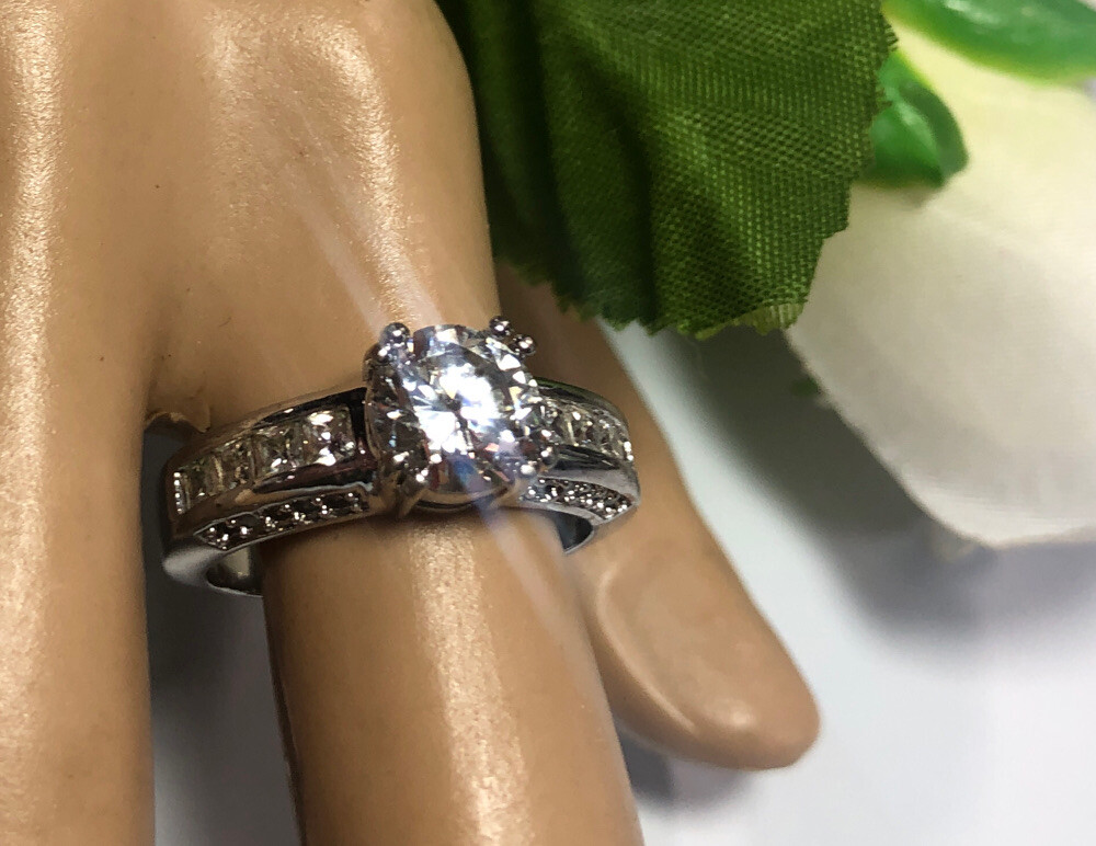 Ring Silver Tone White Colorless Glass Crystal Rhinestone Engagement Bridal Sz 9