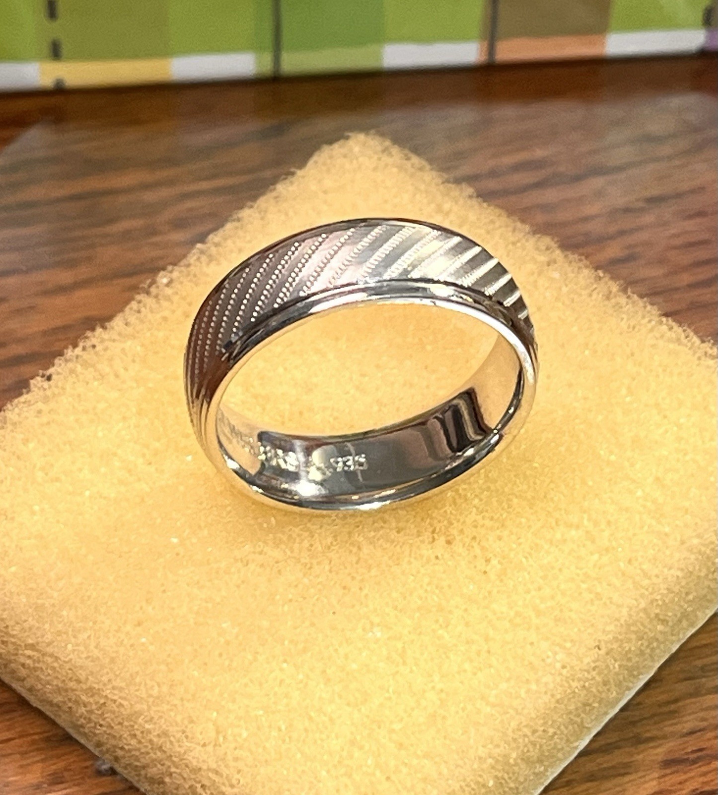935 Argentium Silver High Gloss Textured Design 7mm Size 10 Wedding Band