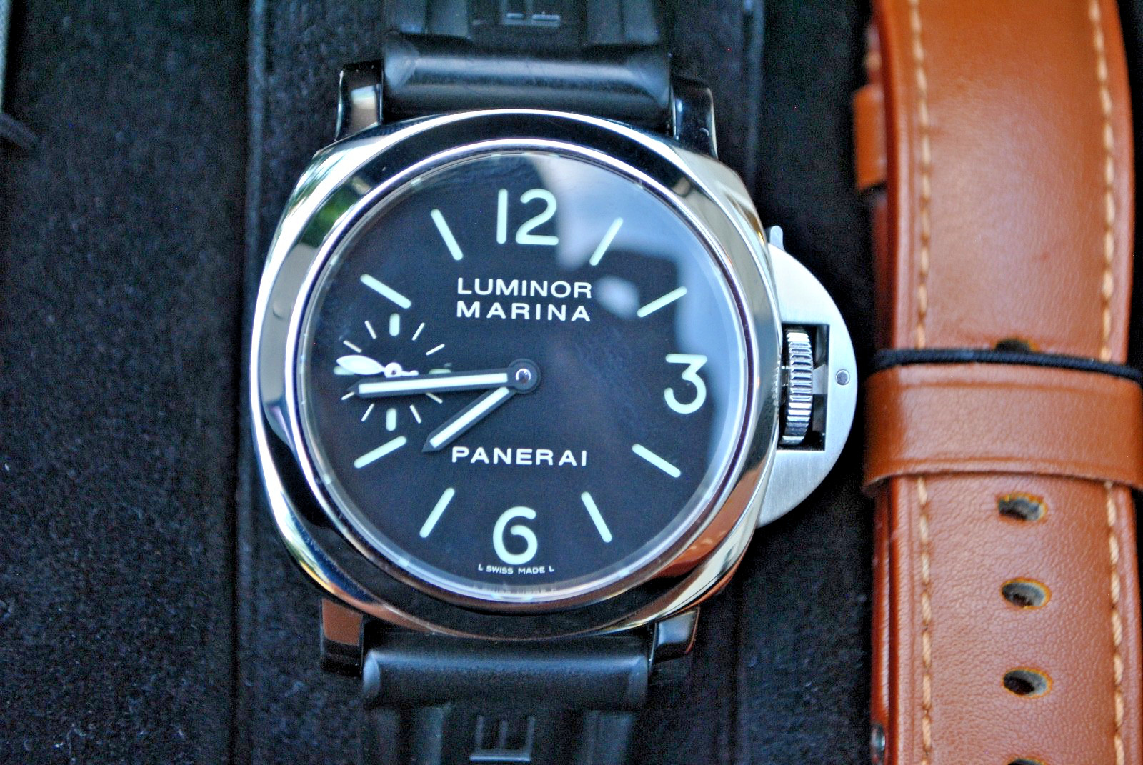 Panerai PAM111 Luminor Marina Men’s Black Watch – PAM00111 R Series Box Papers