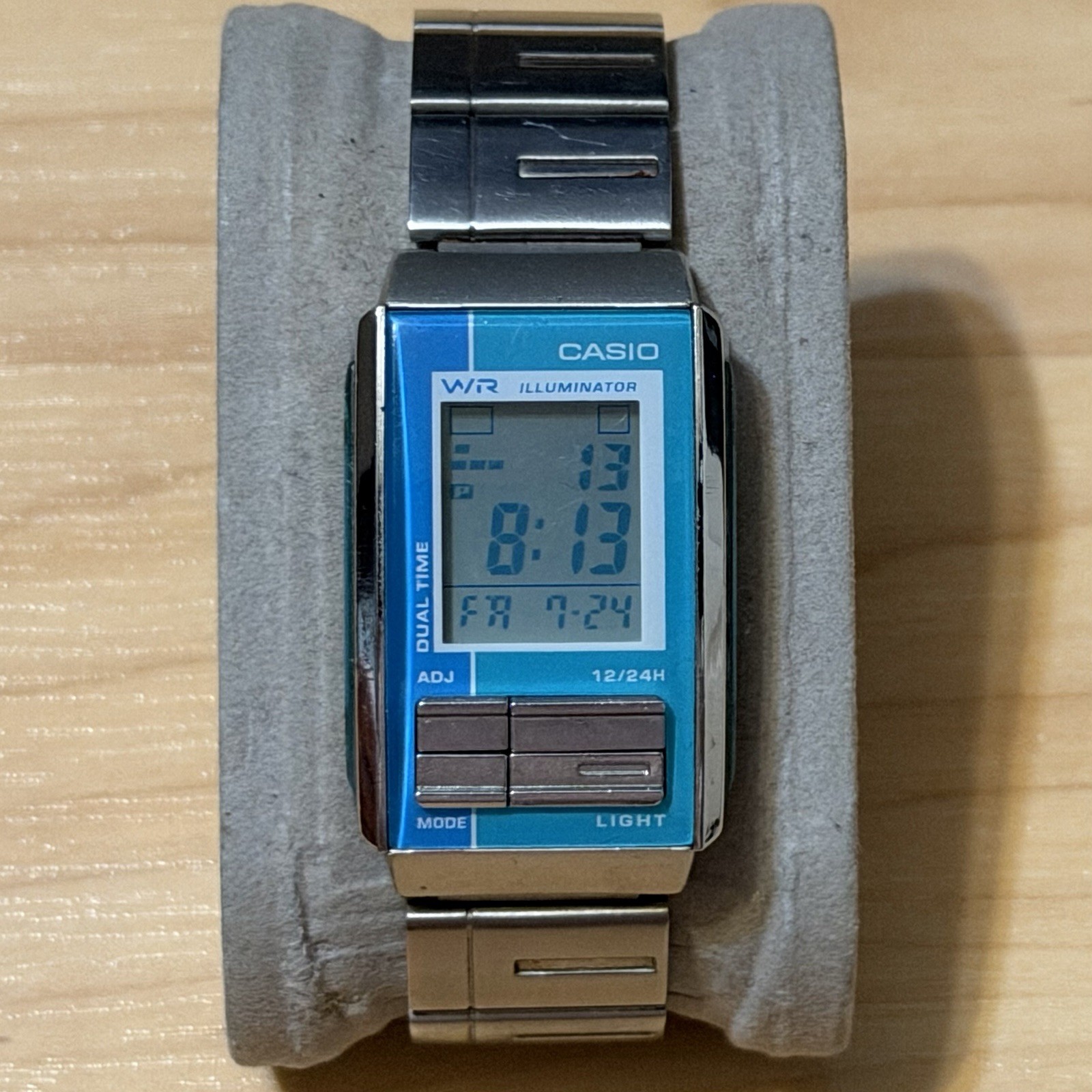 Casio LA-201W Vintage Silver Display Illuminator Futurist Digital Watch LA201