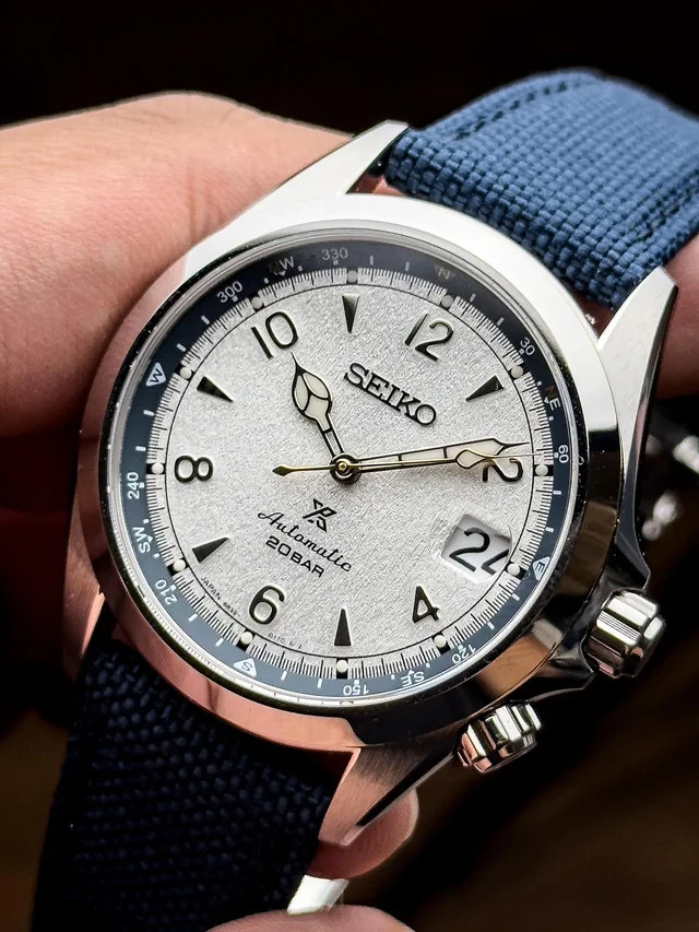 Seiko Prospex Alpinist “Snowy Mountain Crests” Limited Edition – SPB532J1
