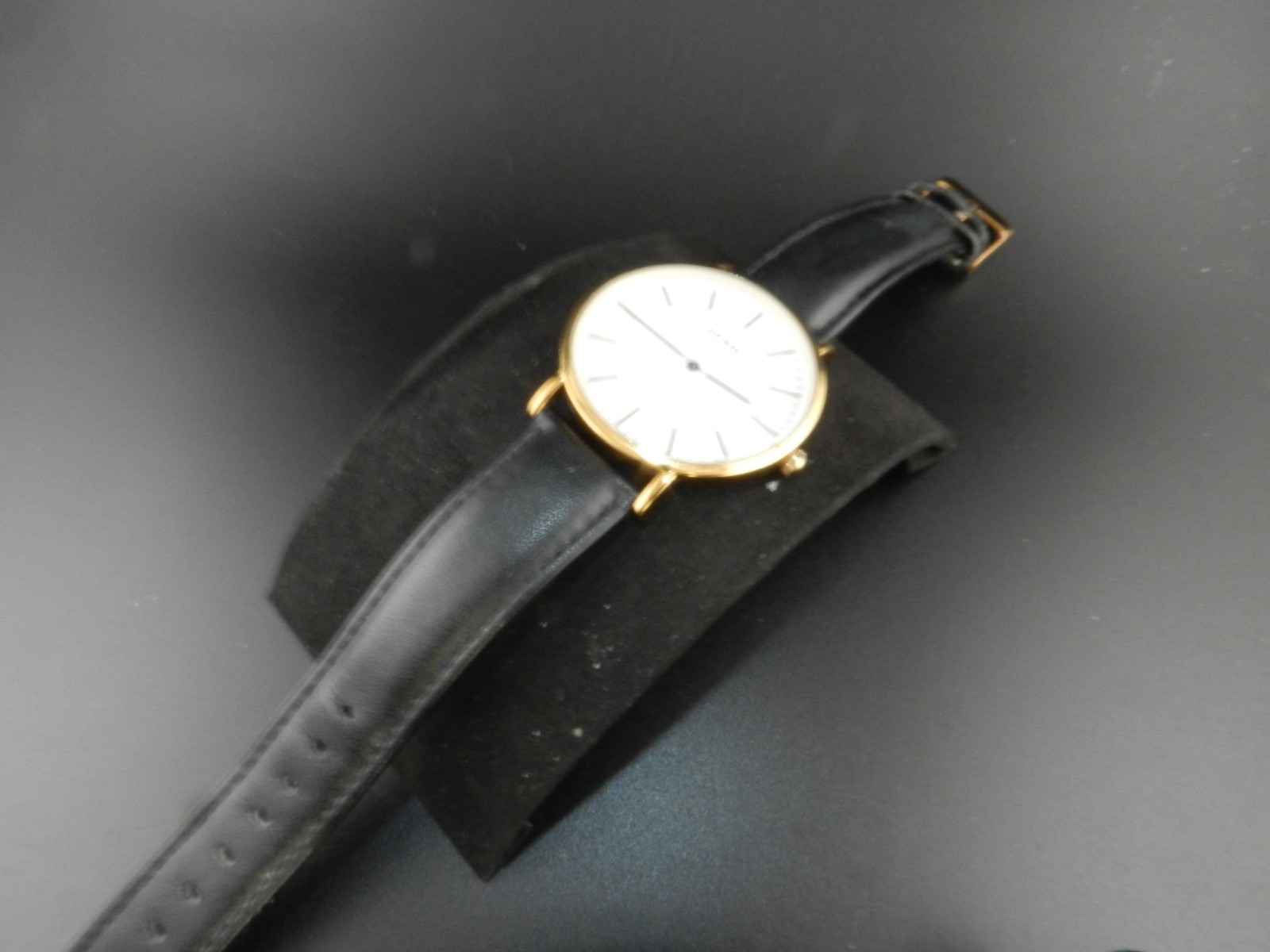 SKMEI 1181 Simple Business Gold and black leather