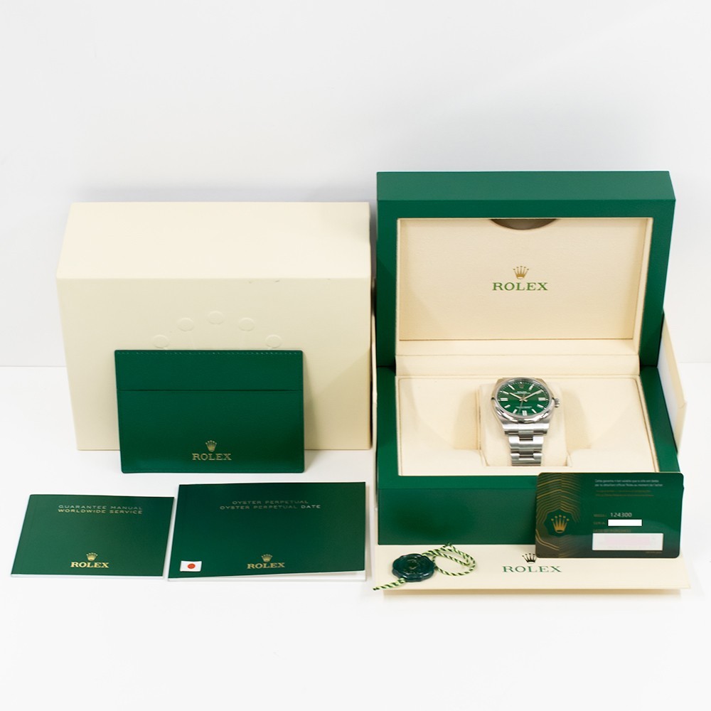 Rolex Oyster Perpetual 41 124300 Green Dial Stainless Steel Watch Box Papers