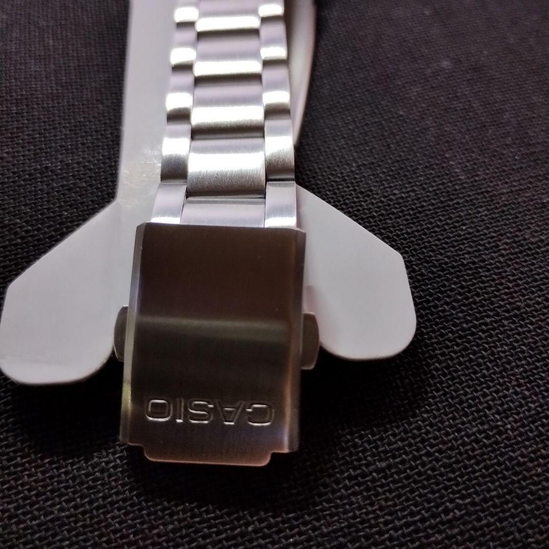 CASIO Quartz Analog Watch, Silver & Black