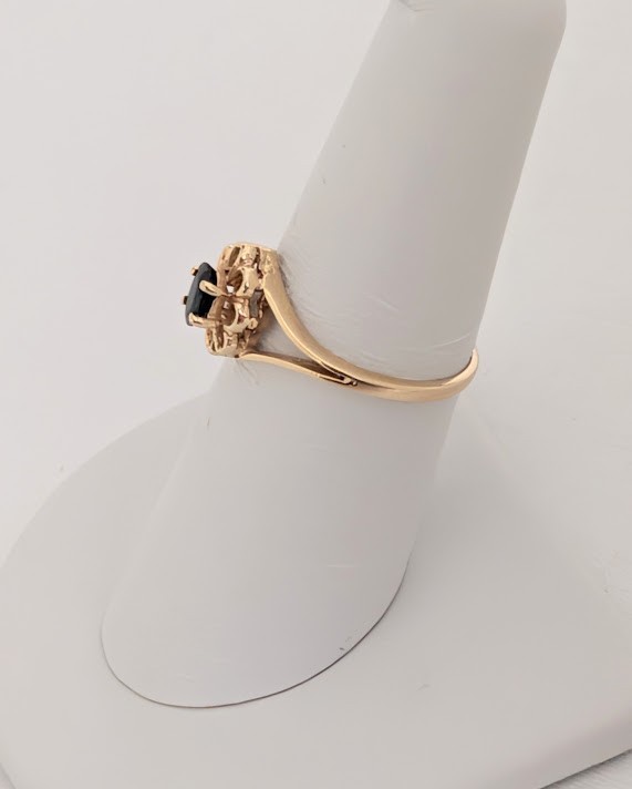 Sapphire & Diamond Ring 14K Gold 2.1 Grams Retail Price $999 Make Me An Offer!