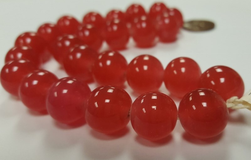 24 VINTAGE JAPANESE CHERRY BRAND GLASS DARK ROSE 14mm. SMOOTH ROUND BEADS 4608T