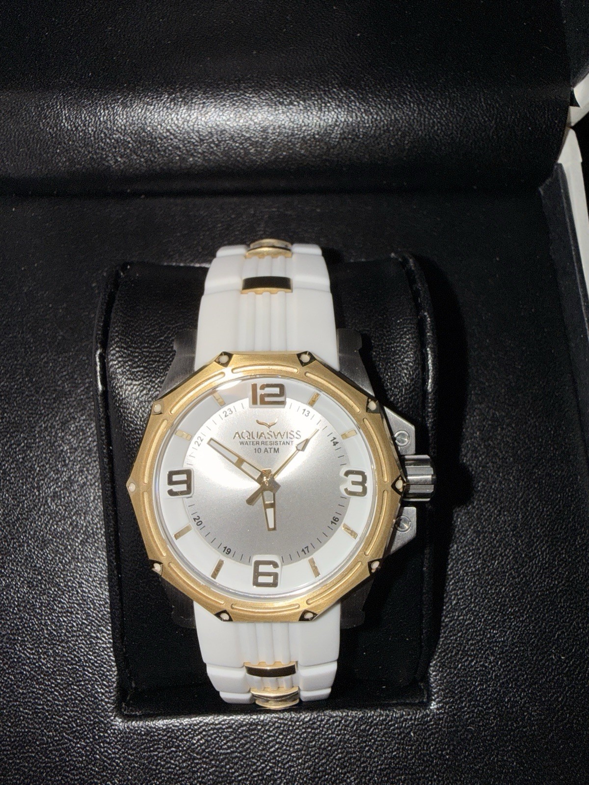 White And Gold Stainless AQUASWISS Vessel M 81M008 Women’s Watch